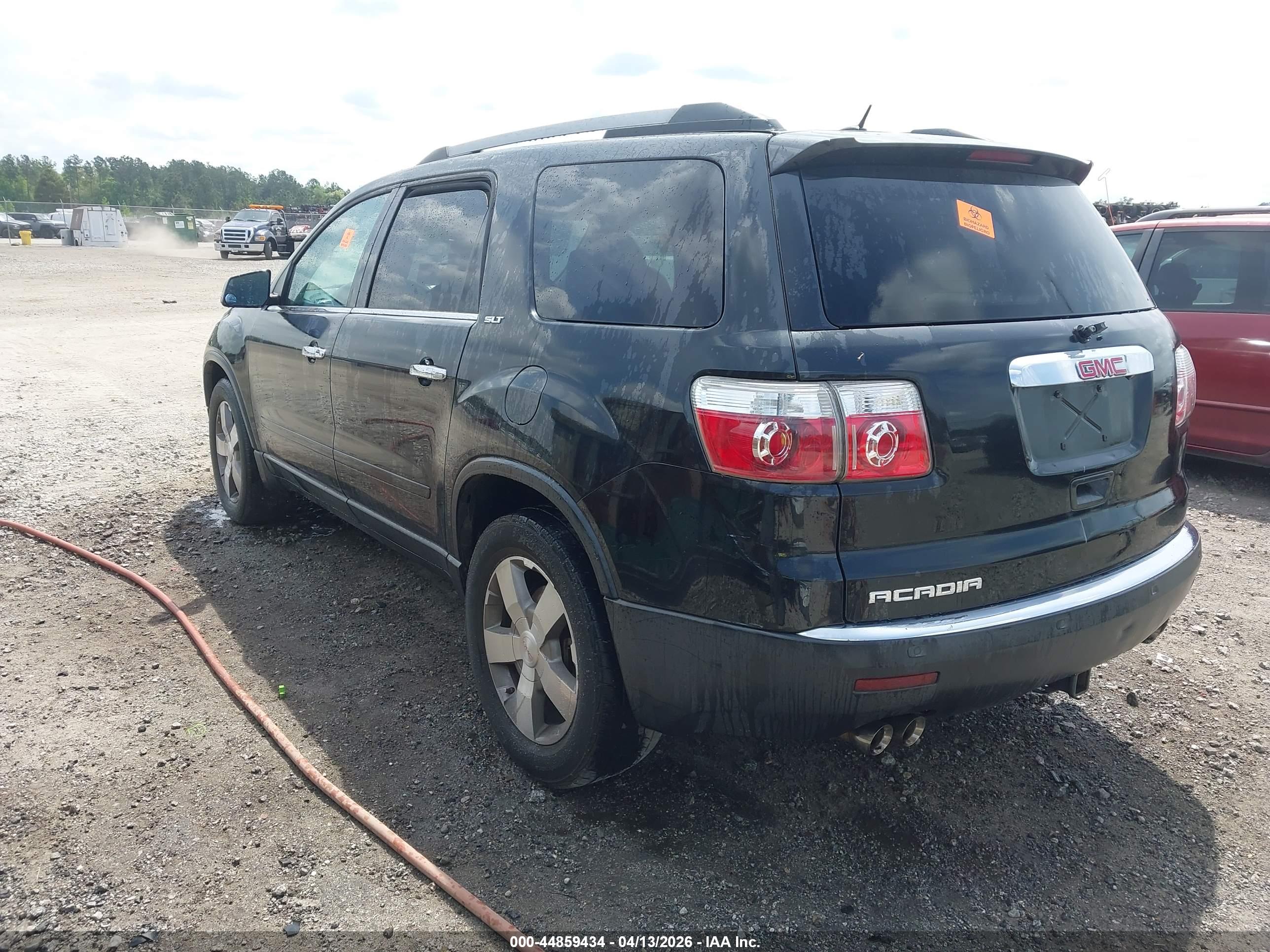 GMC ACADIA image 3