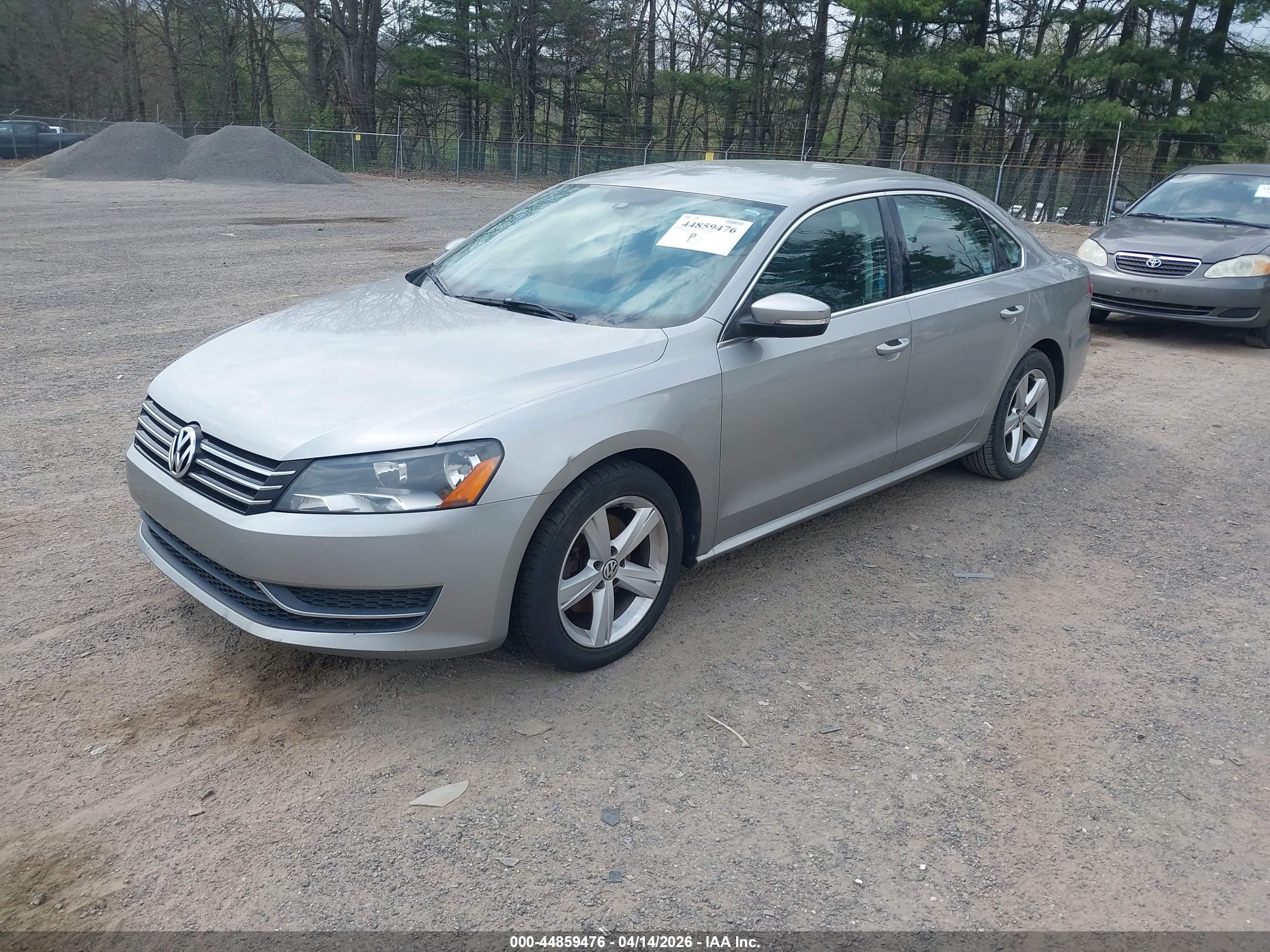VOLKSWAGEN PASSAT image 2