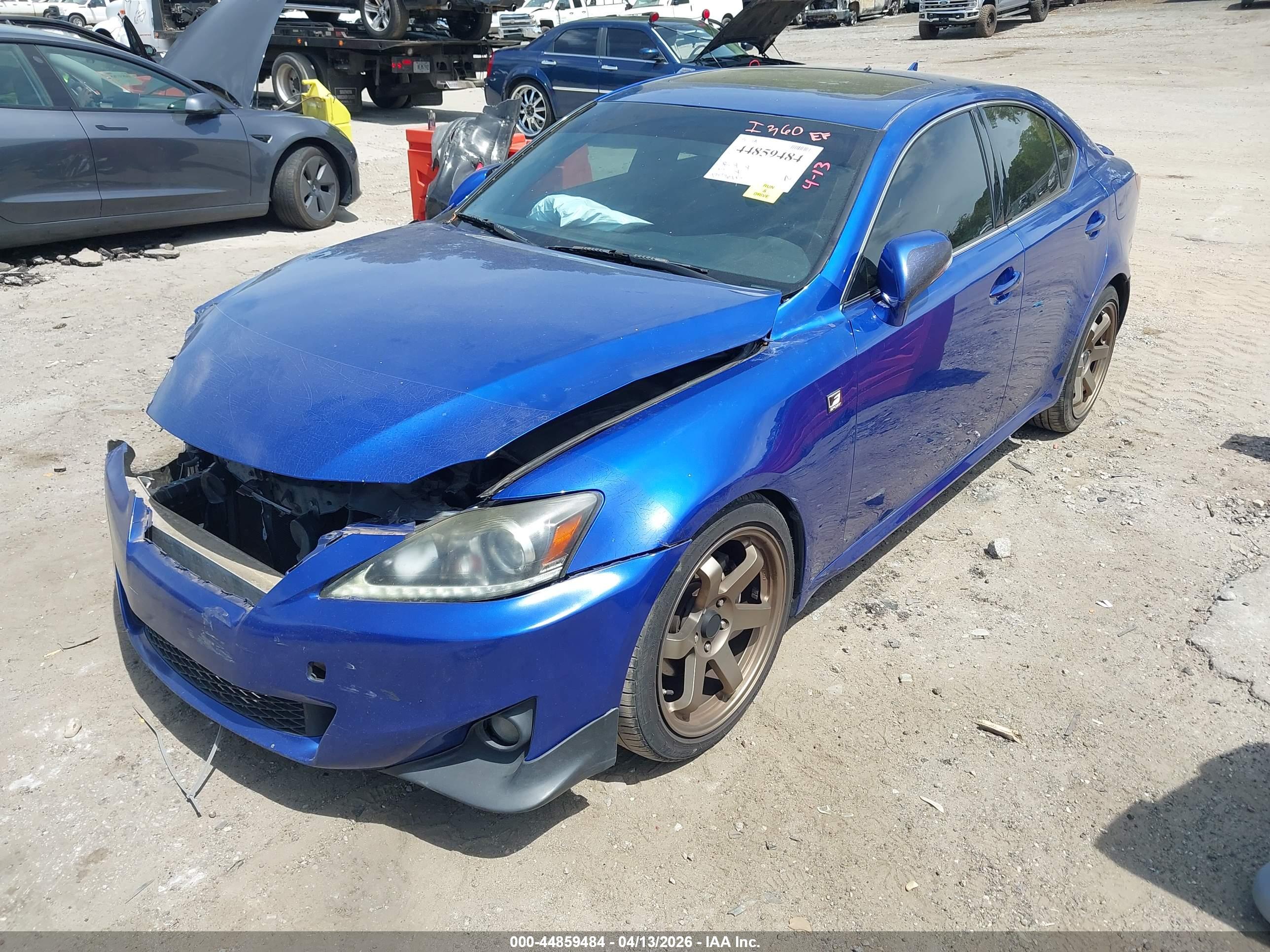 LEXUS IS image 2