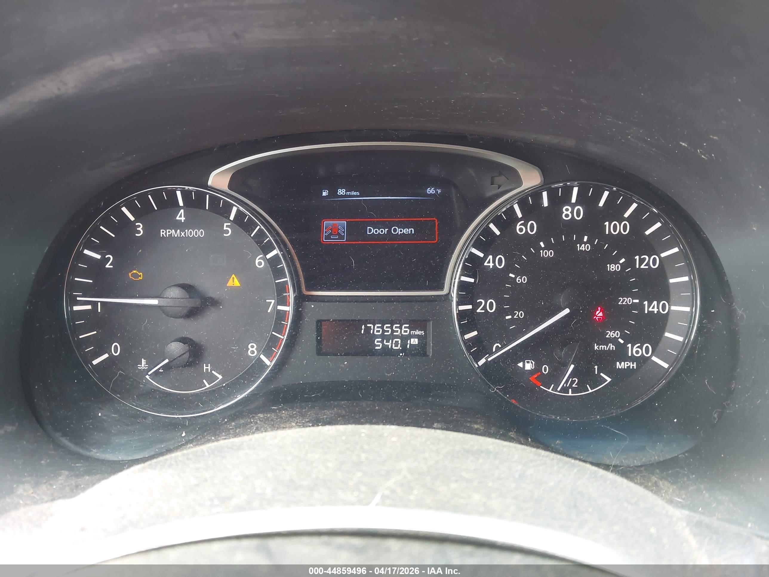 NISSAN PATHFINDER image 7
