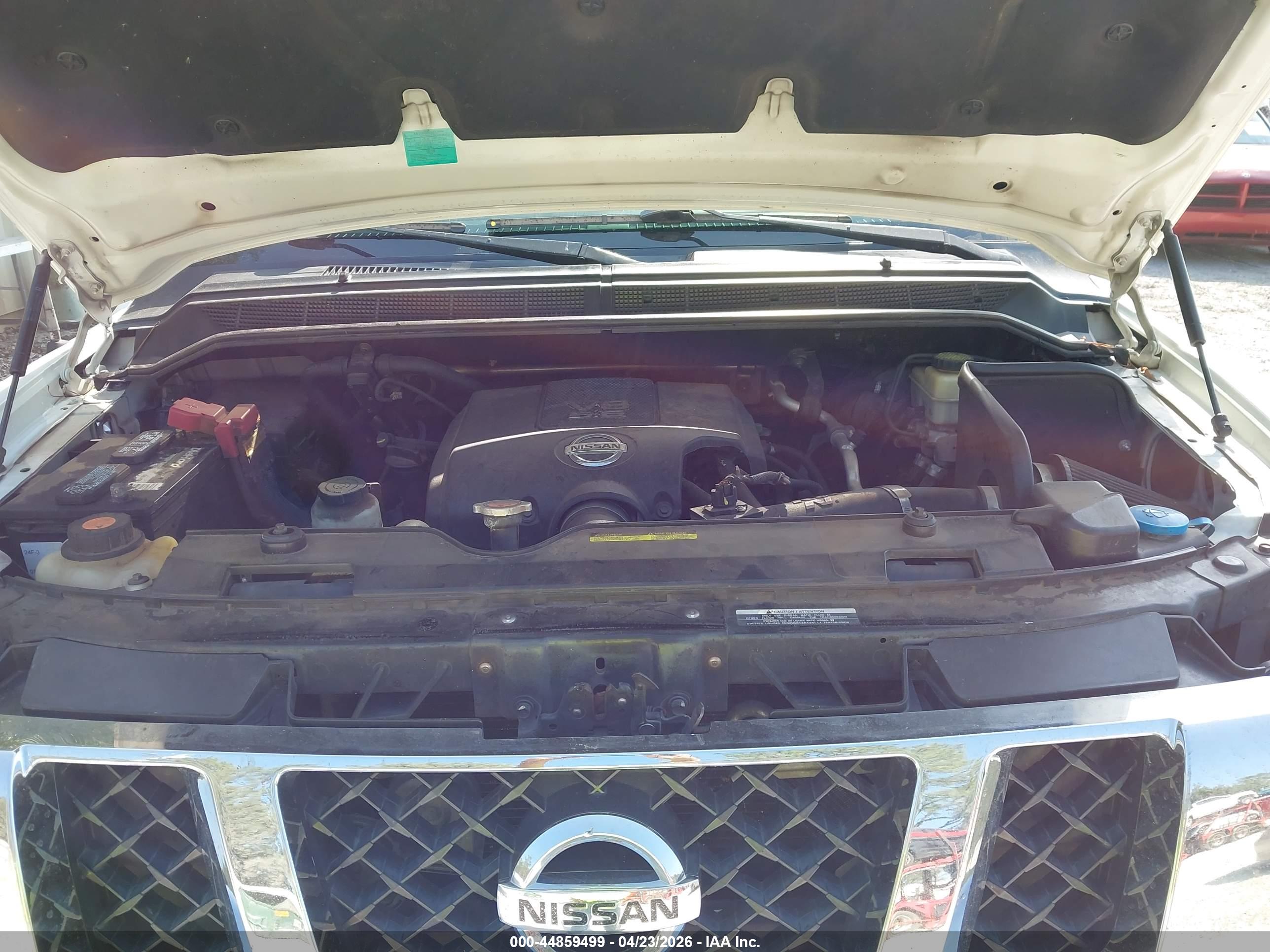NISSAN TITAN image 10