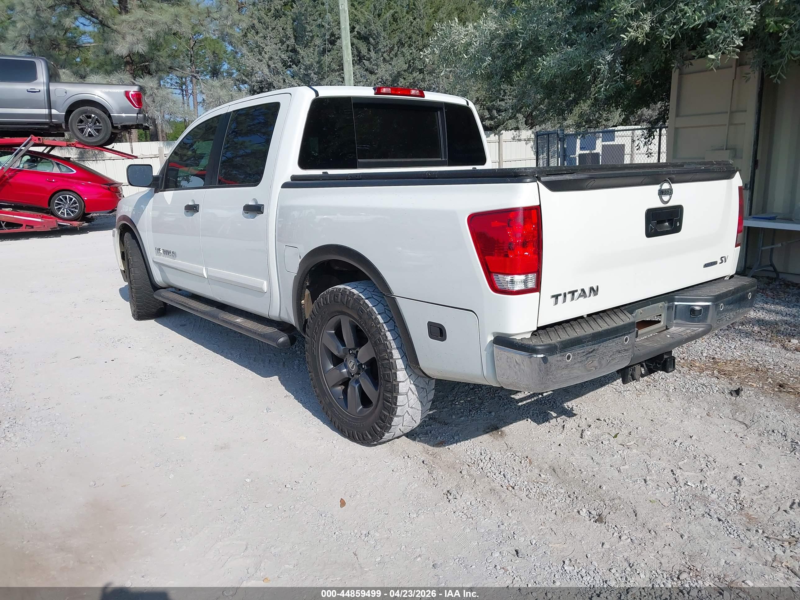 NISSAN TITAN image 3
