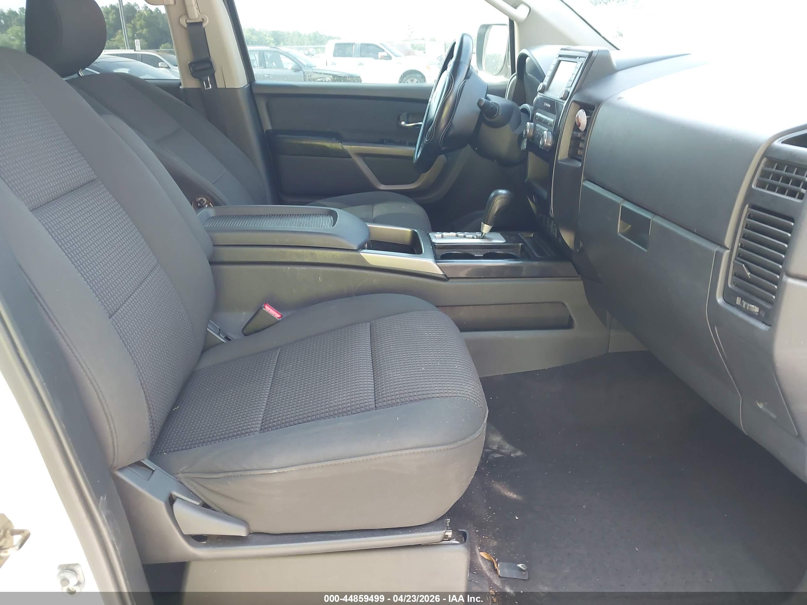 NISSAN TITAN image 5