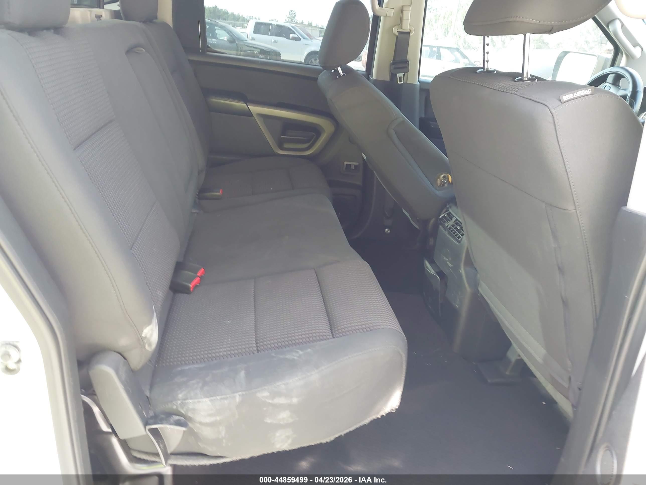 NISSAN TITAN image 8