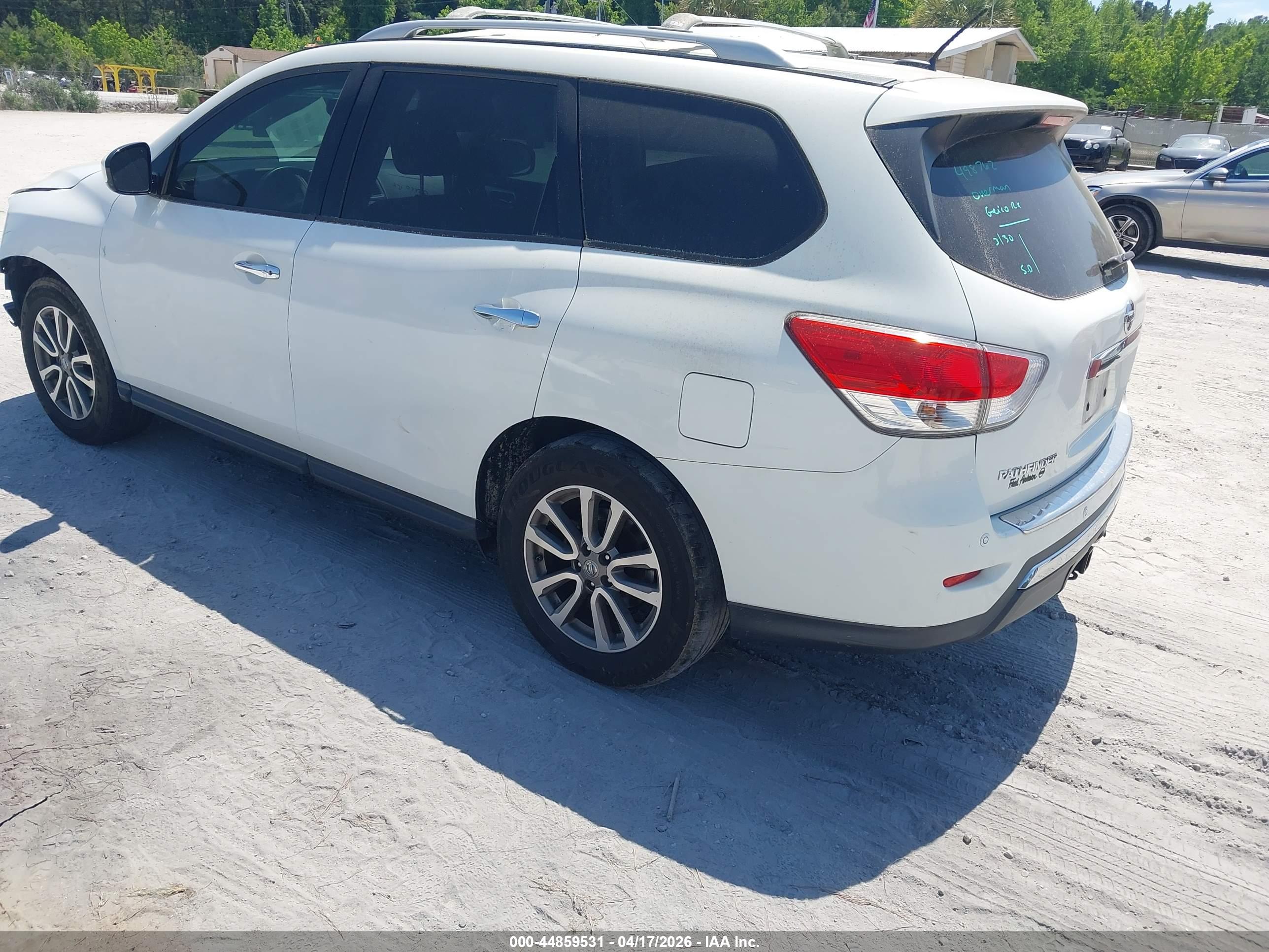 NISSAN PATHFINDER image 3