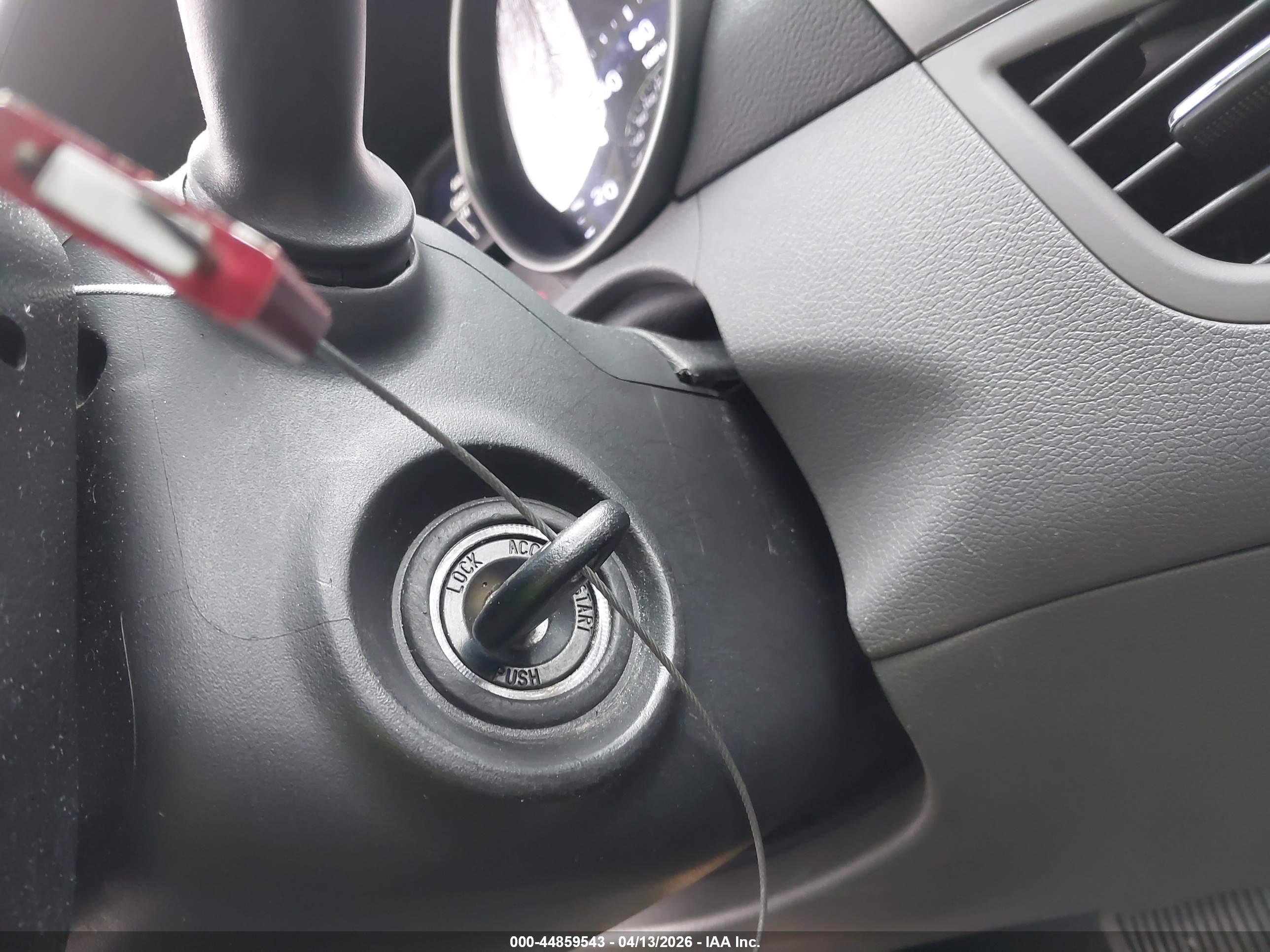 HYUNDAI ELANTRA image 11