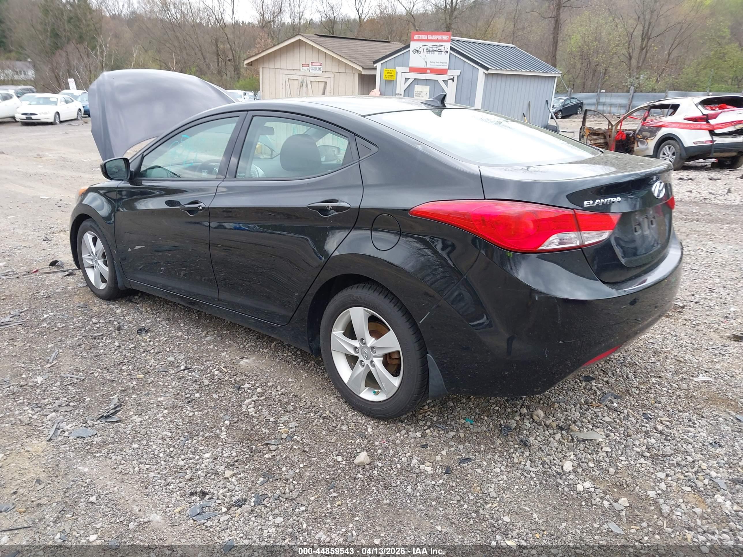 HYUNDAI ELANTRA image 3