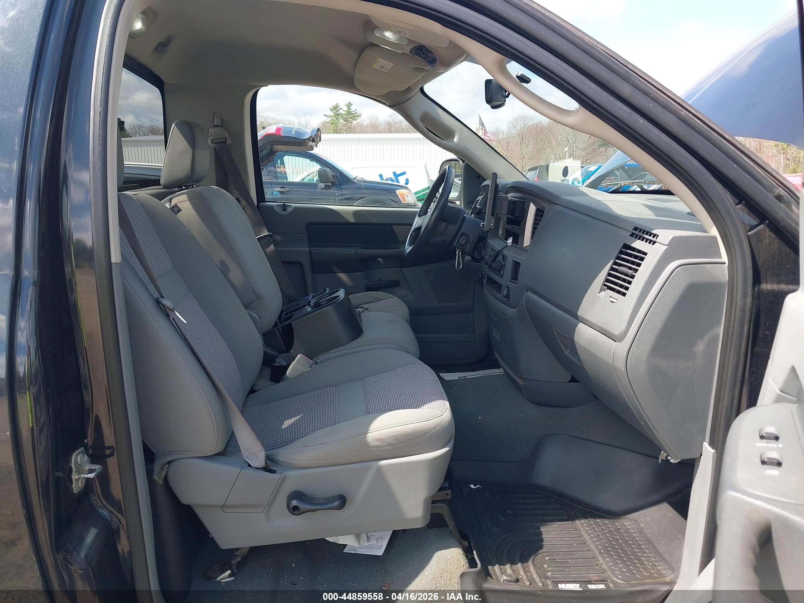 DODGE RAM image 5