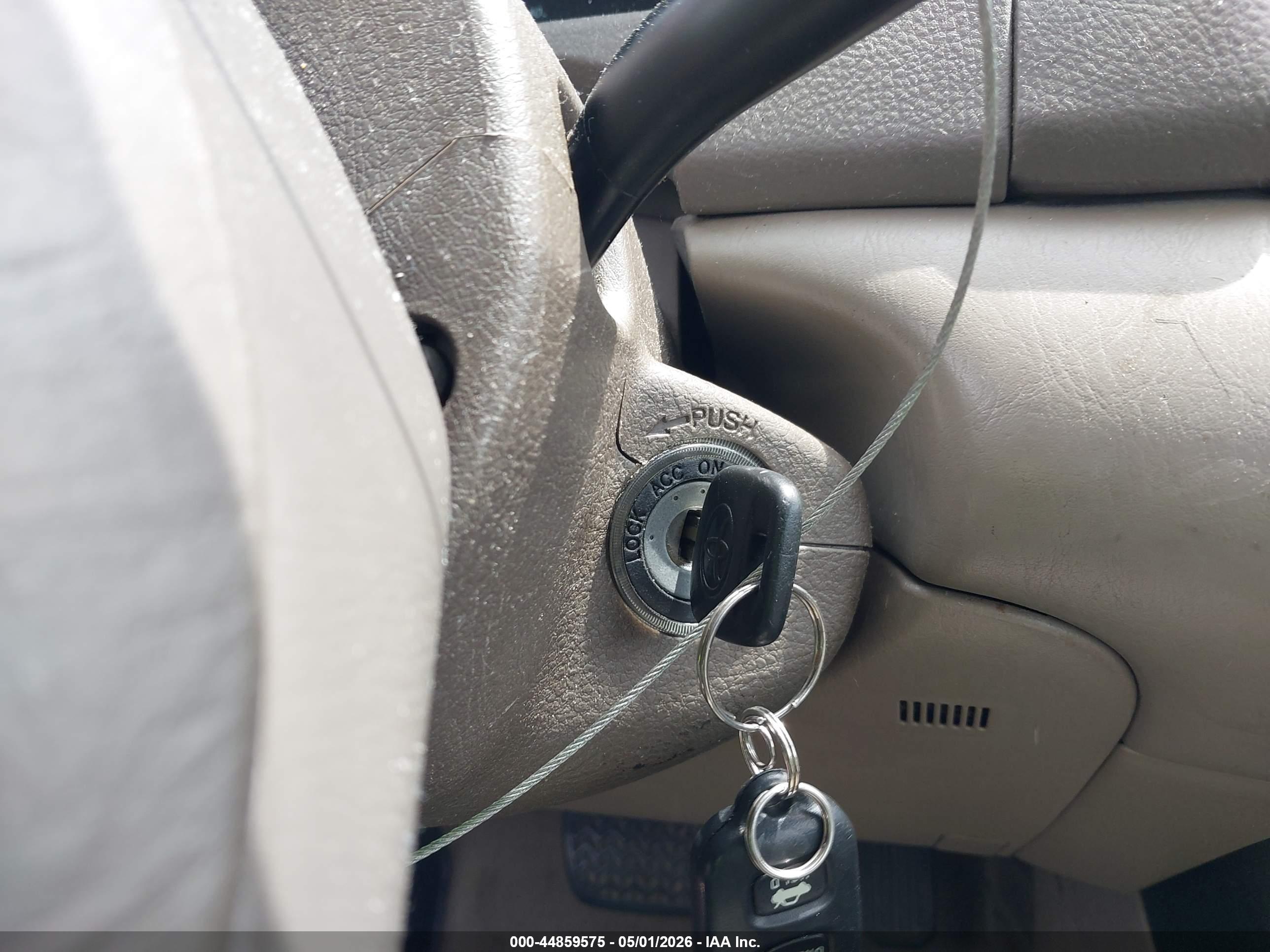TOYOTA CAMRY image 11