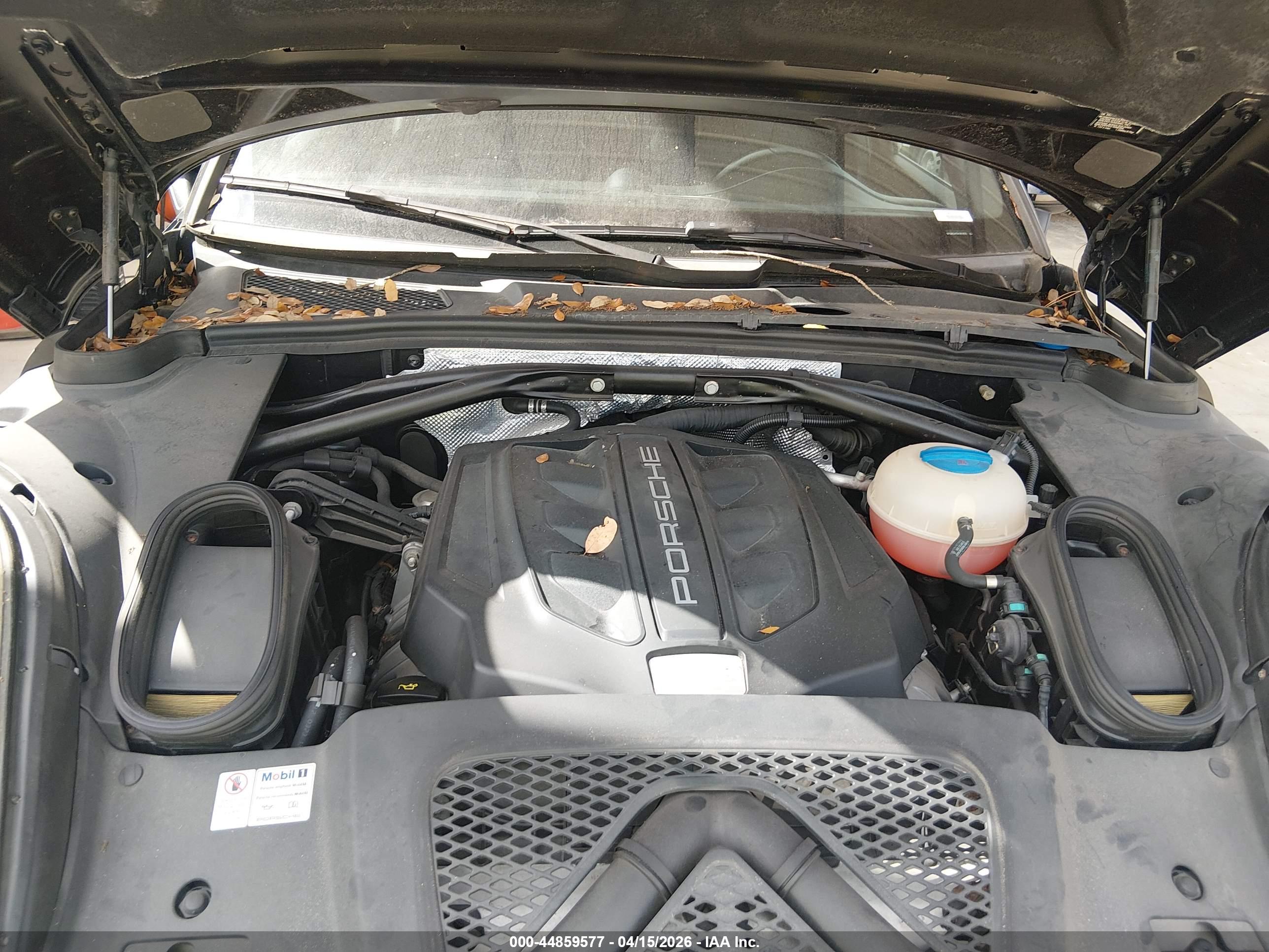 PORSCHE MACAN image 10
