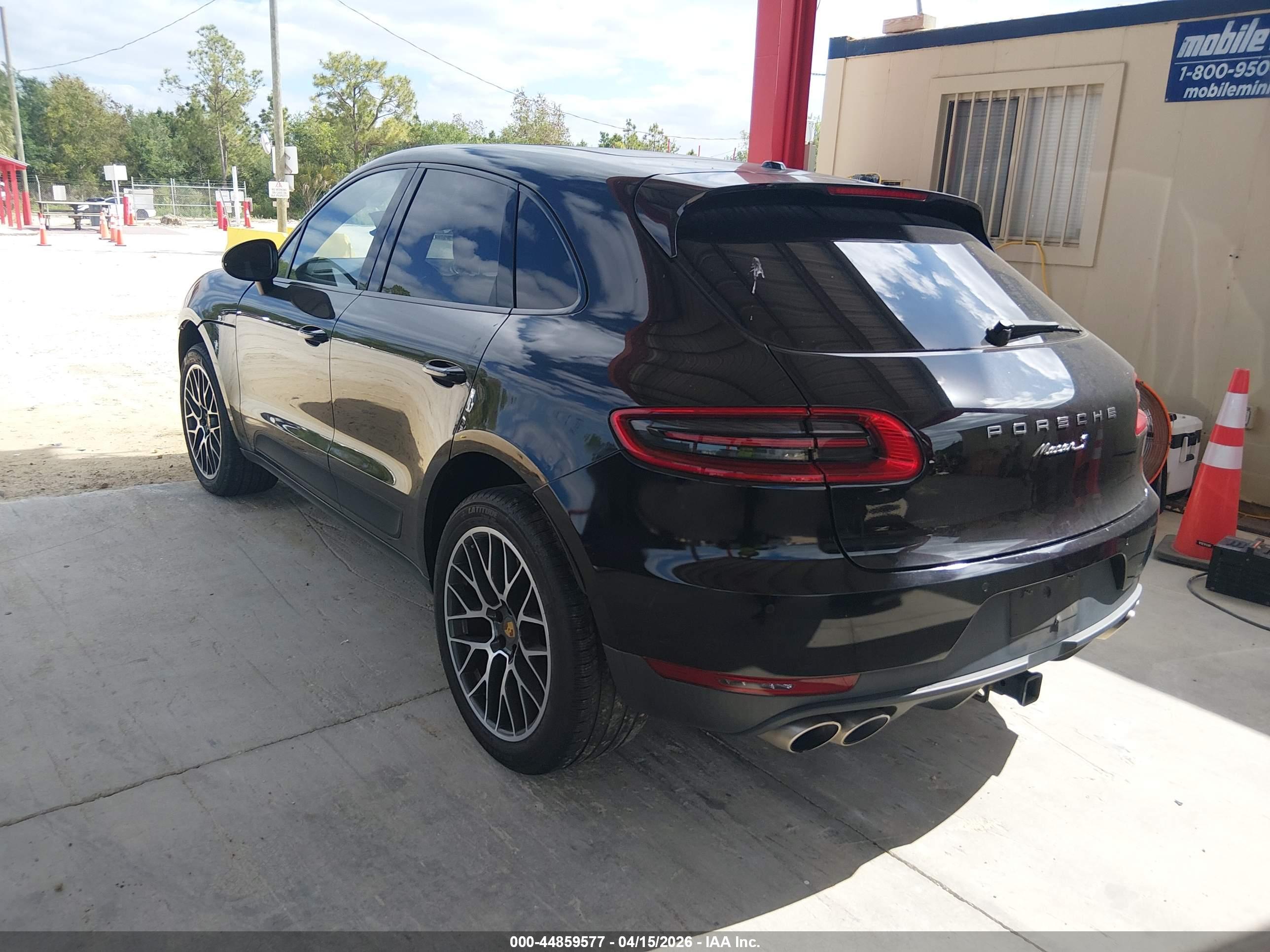 PORSCHE MACAN image 3