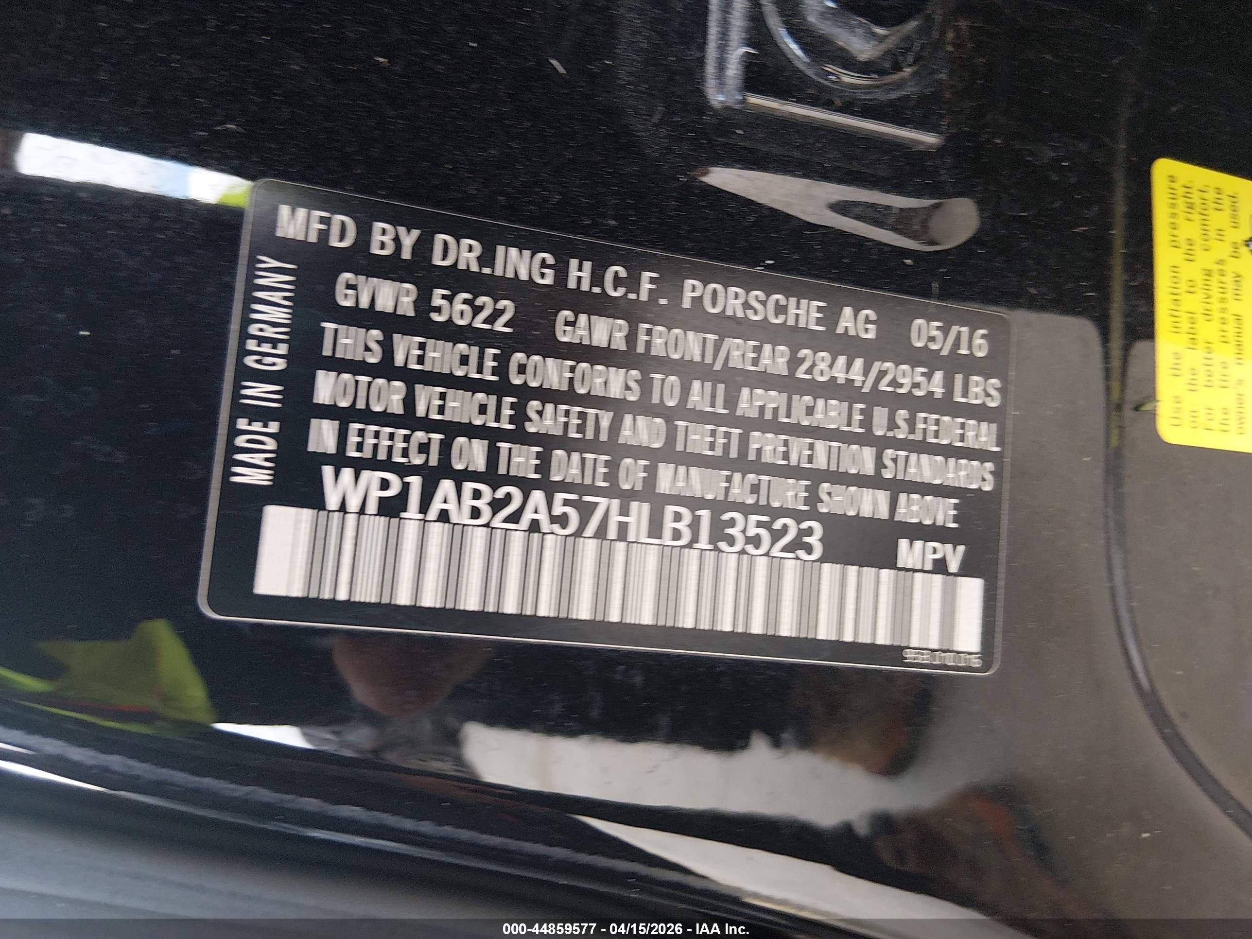 PORSCHE MACAN image 9