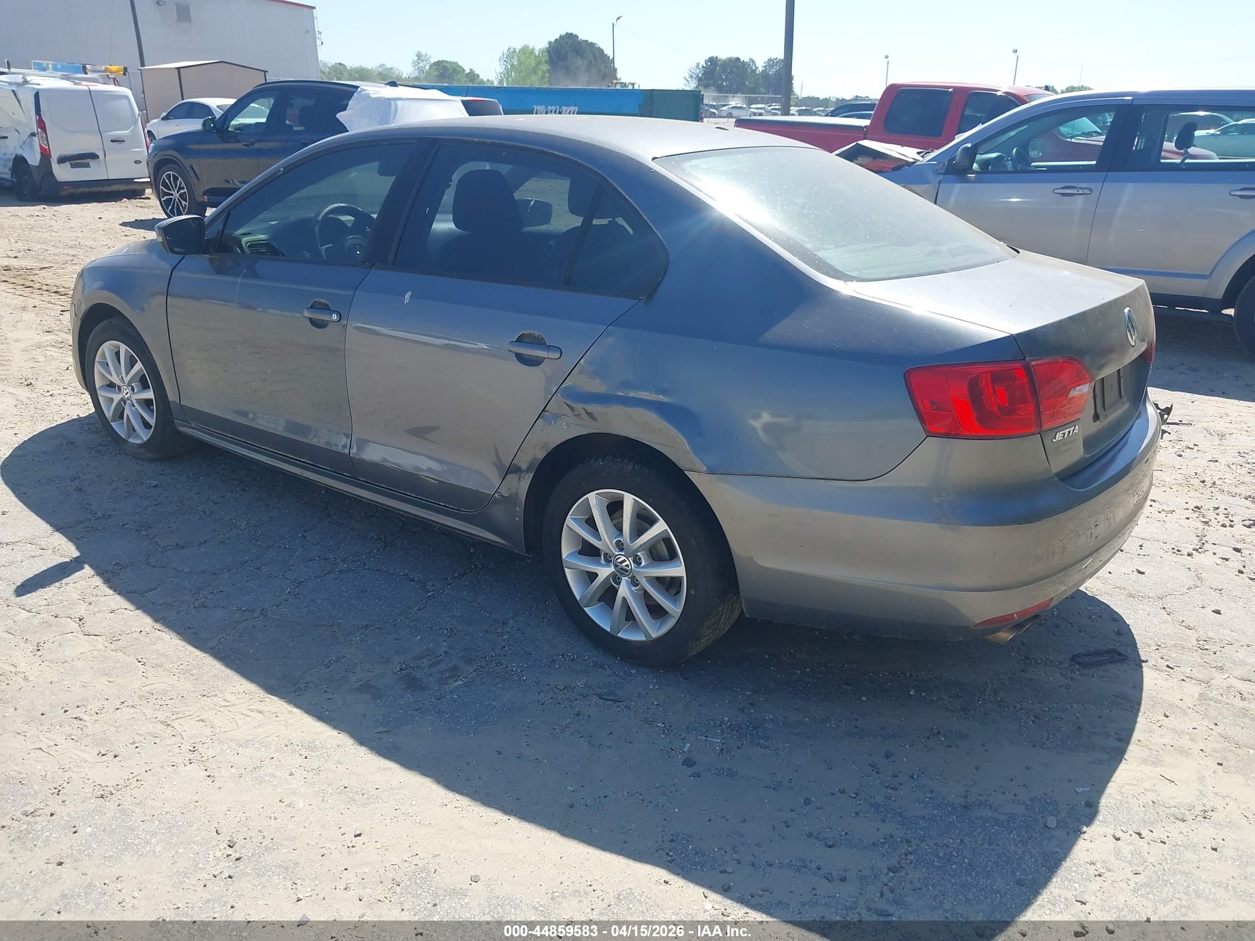 VOLKSWAGEN JETTA image 3