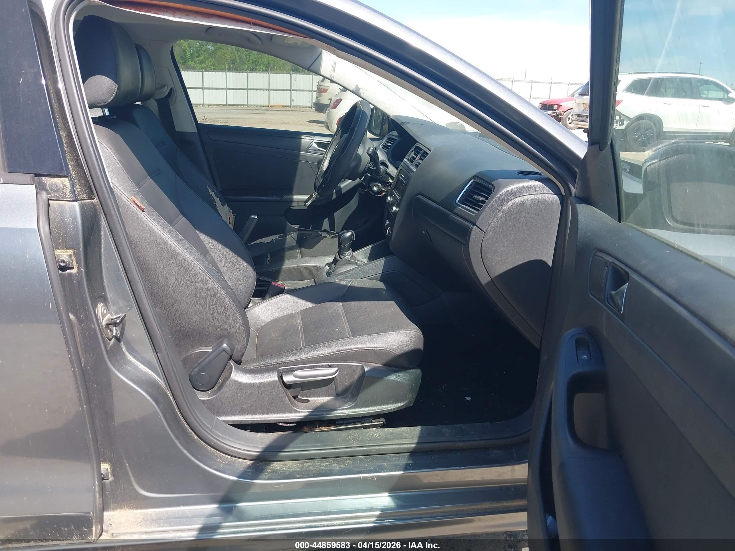 VOLKSWAGEN JETTA image 5