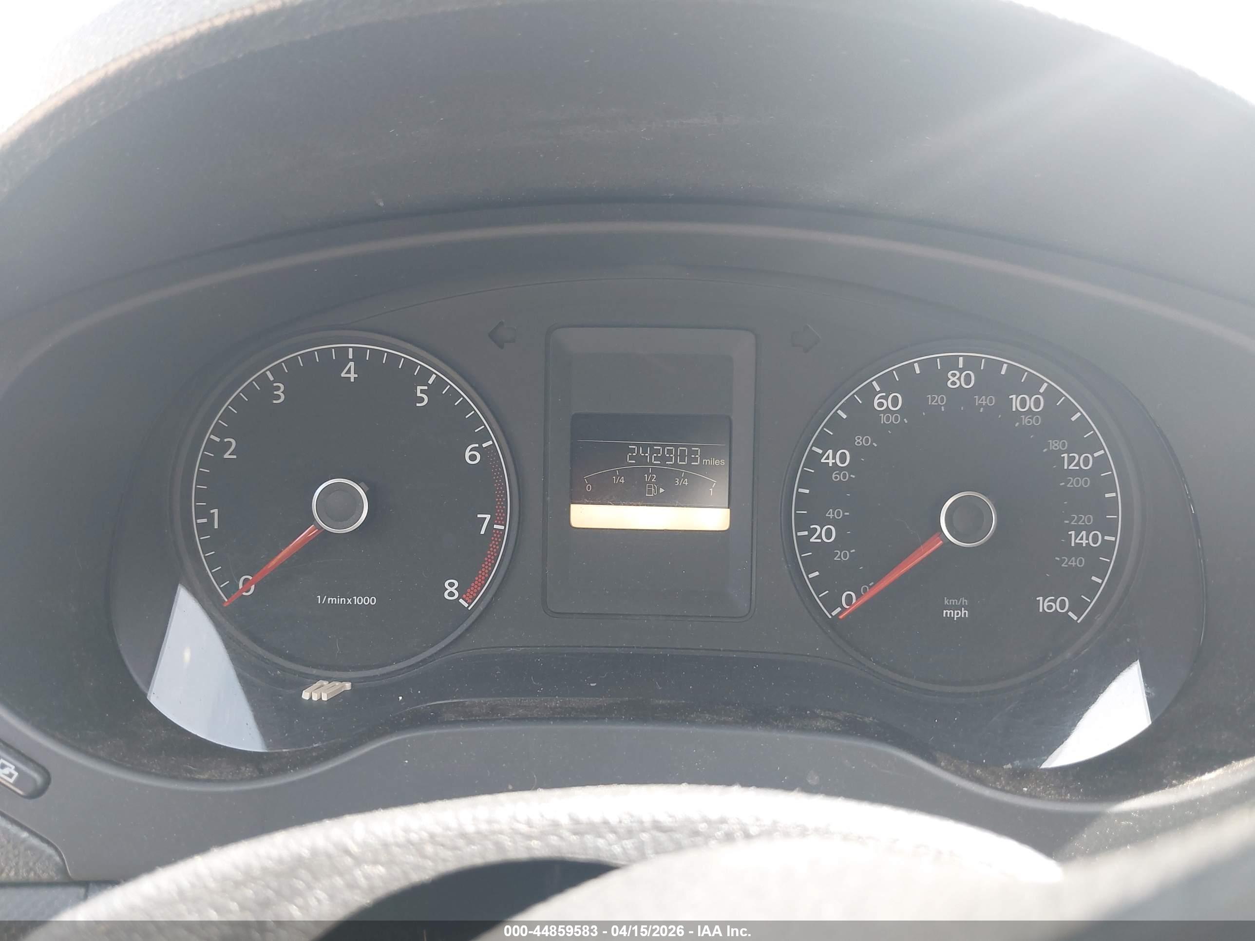 VOLKSWAGEN JETTA image 7