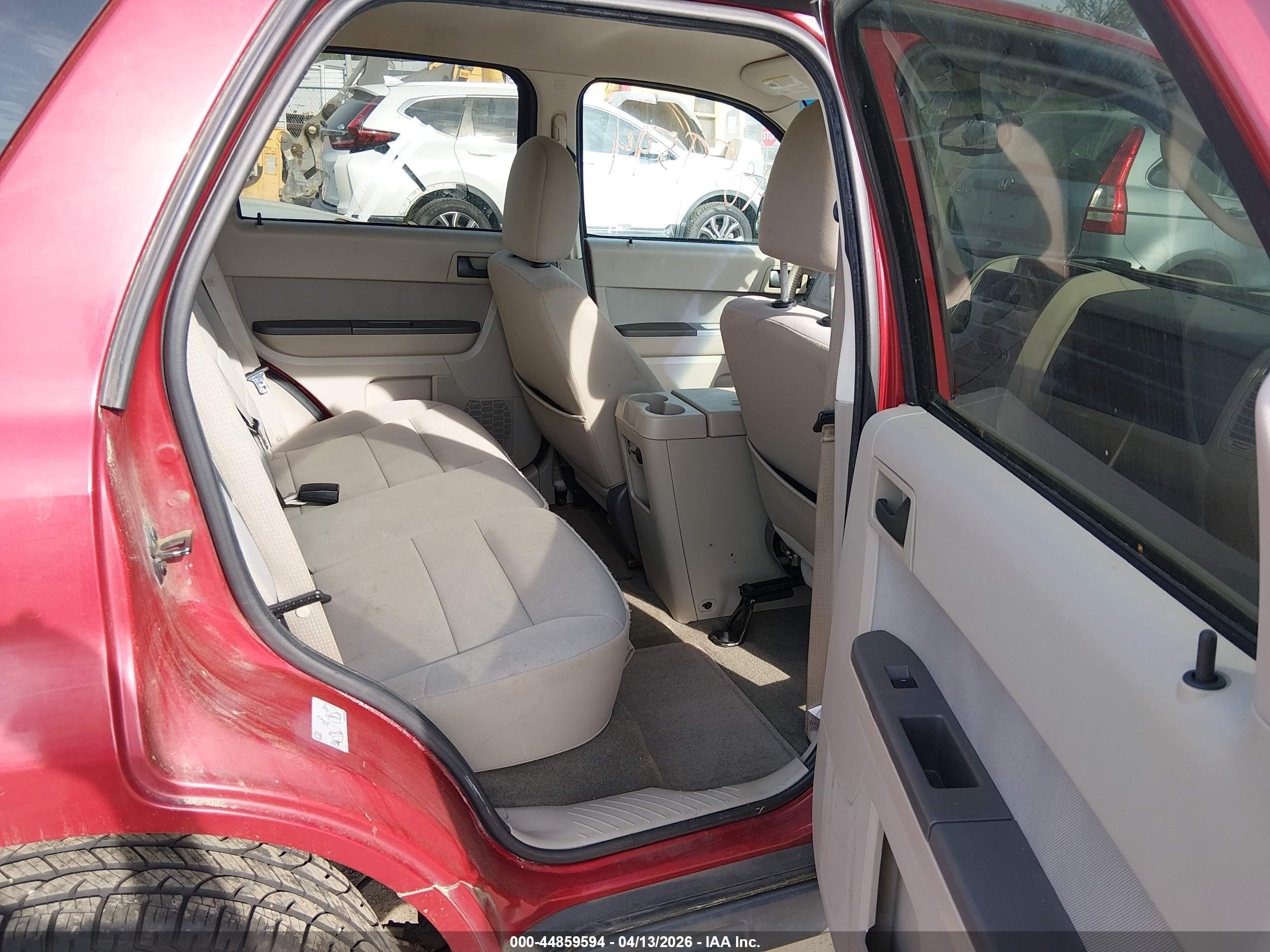 FORD ESCAPE image 8