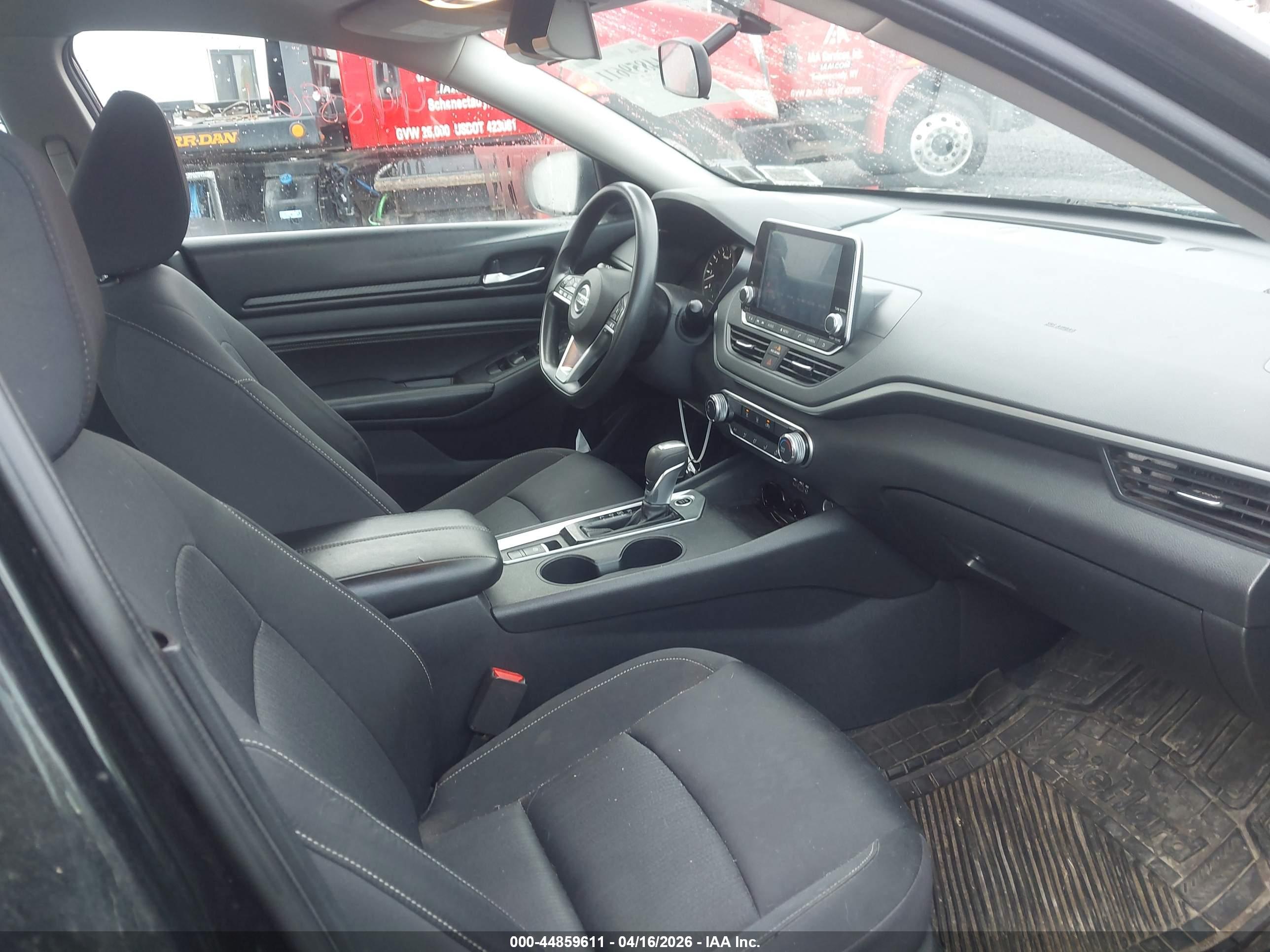 NISSAN ALTIMA image 5