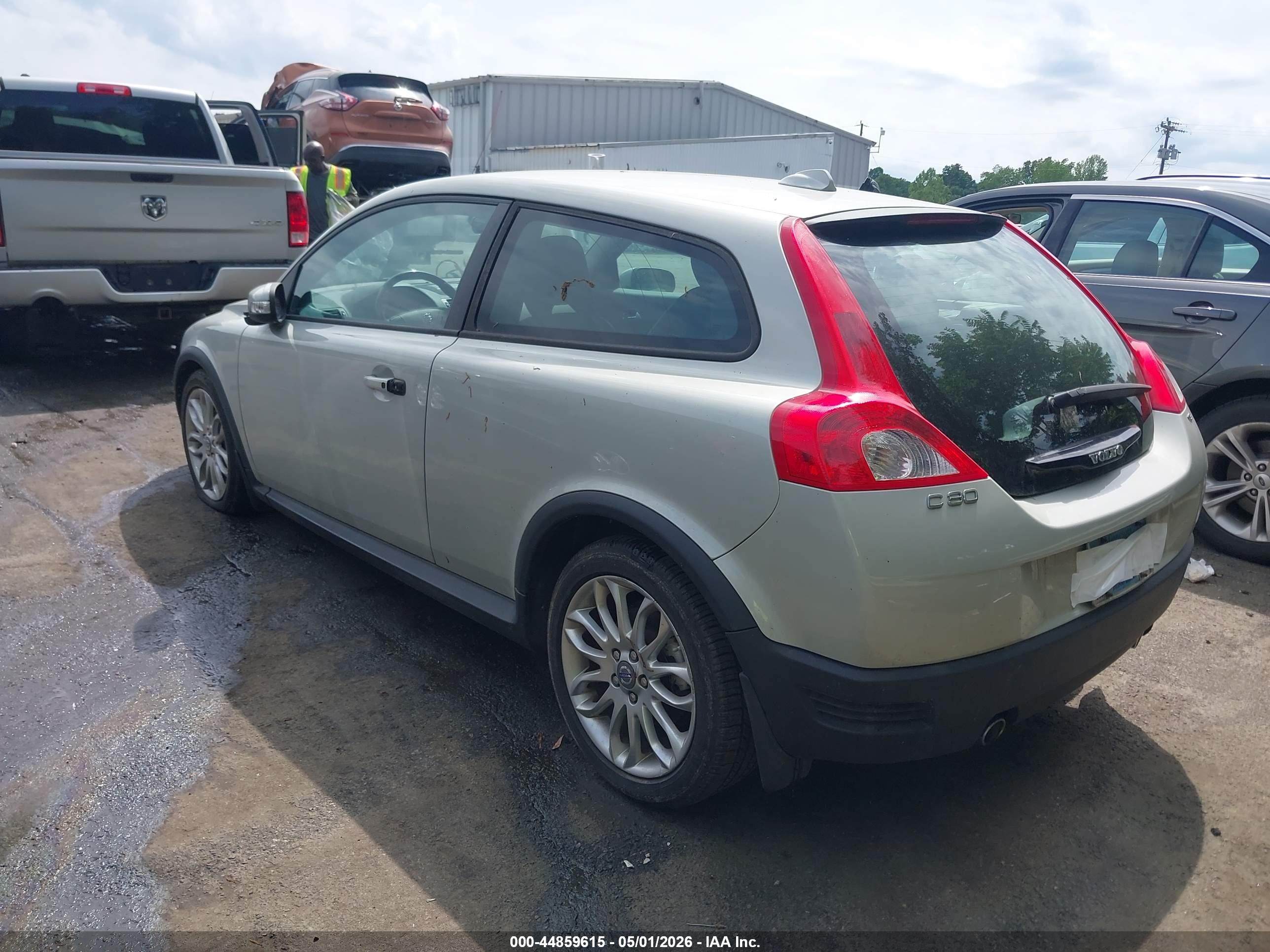 VOLVO C30 image 3