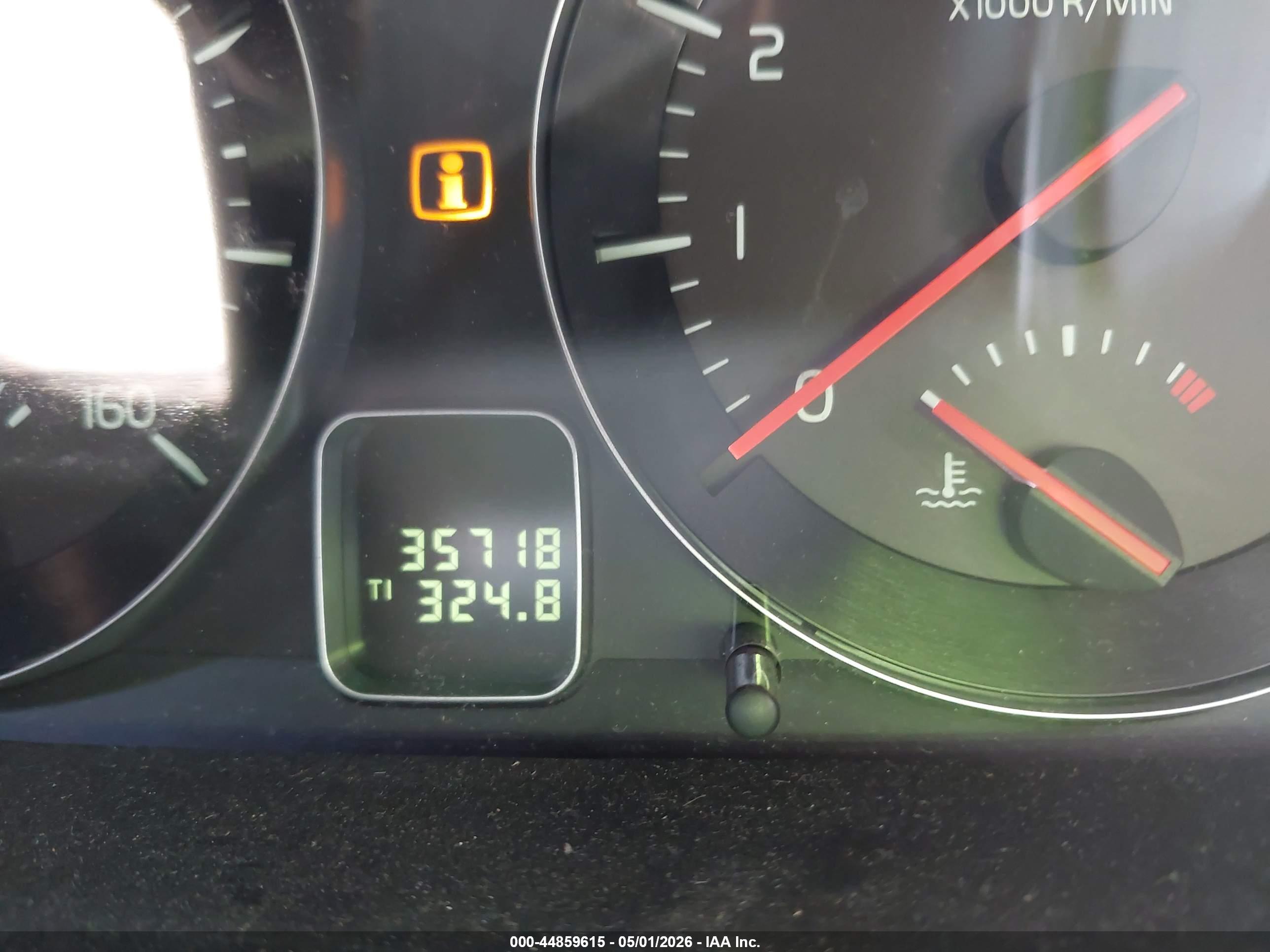 VOLVO C30 image 7