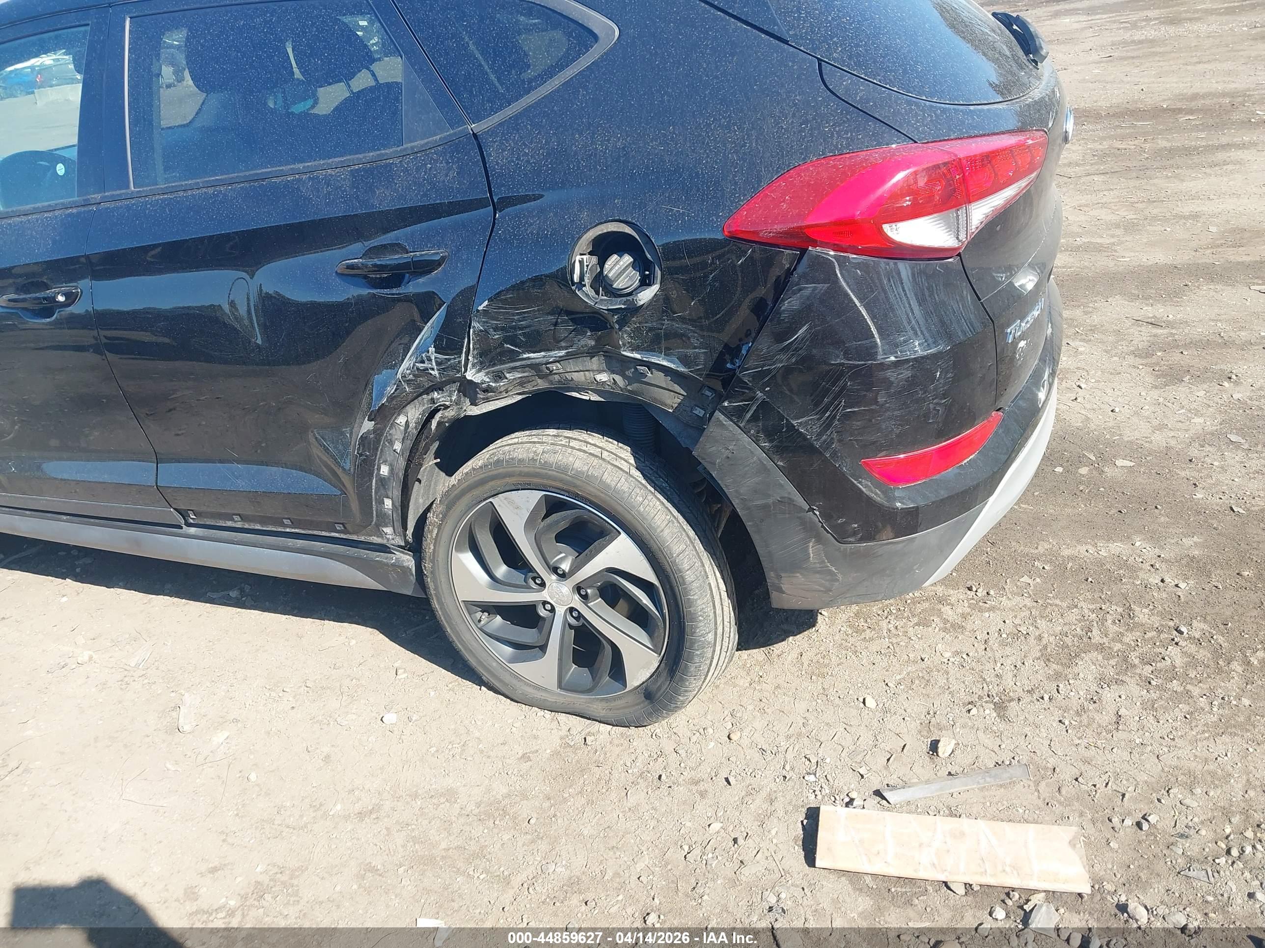 HYUNDAI TUCSON image 6