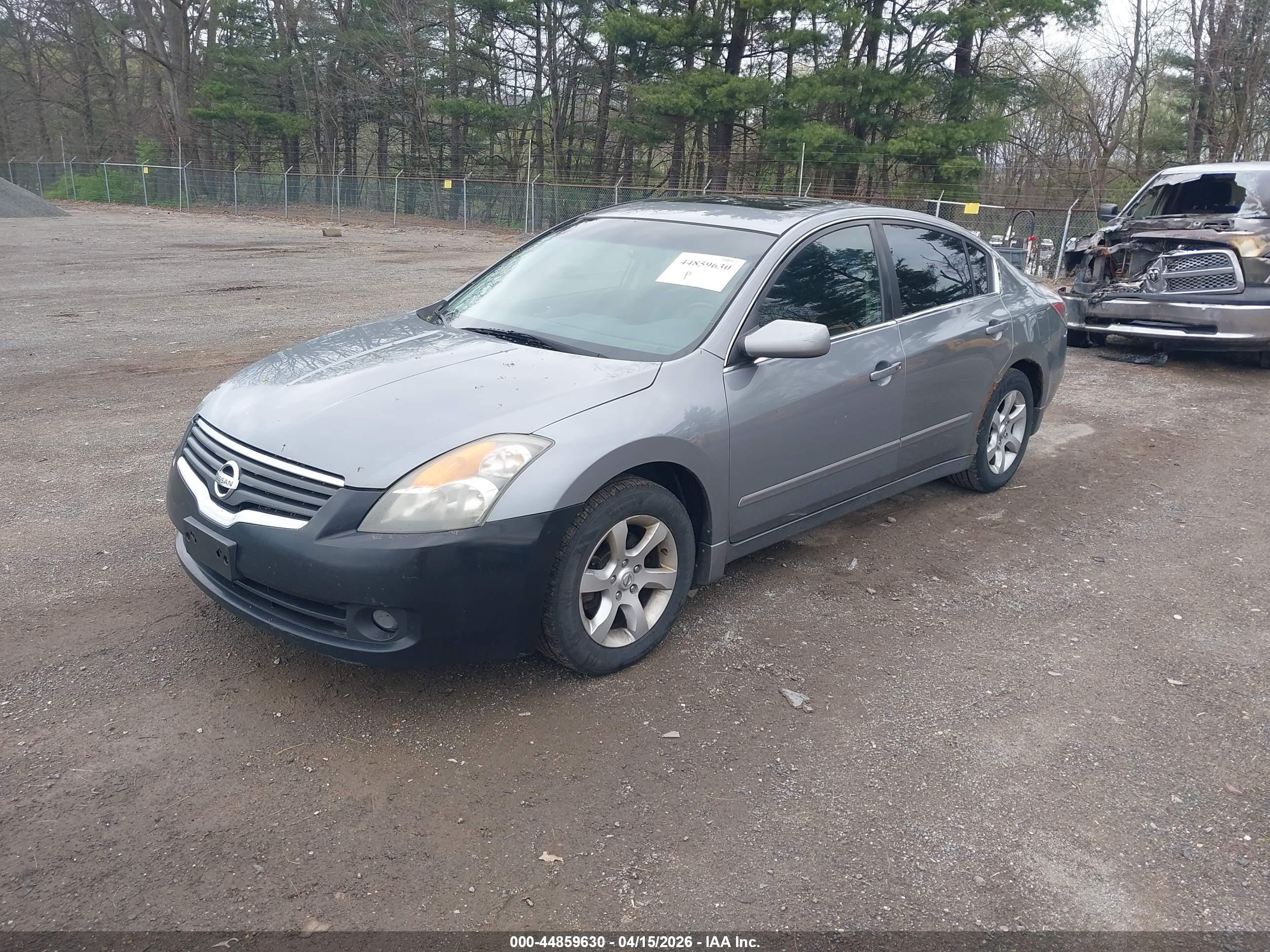 NISSAN ALTIMA image 2