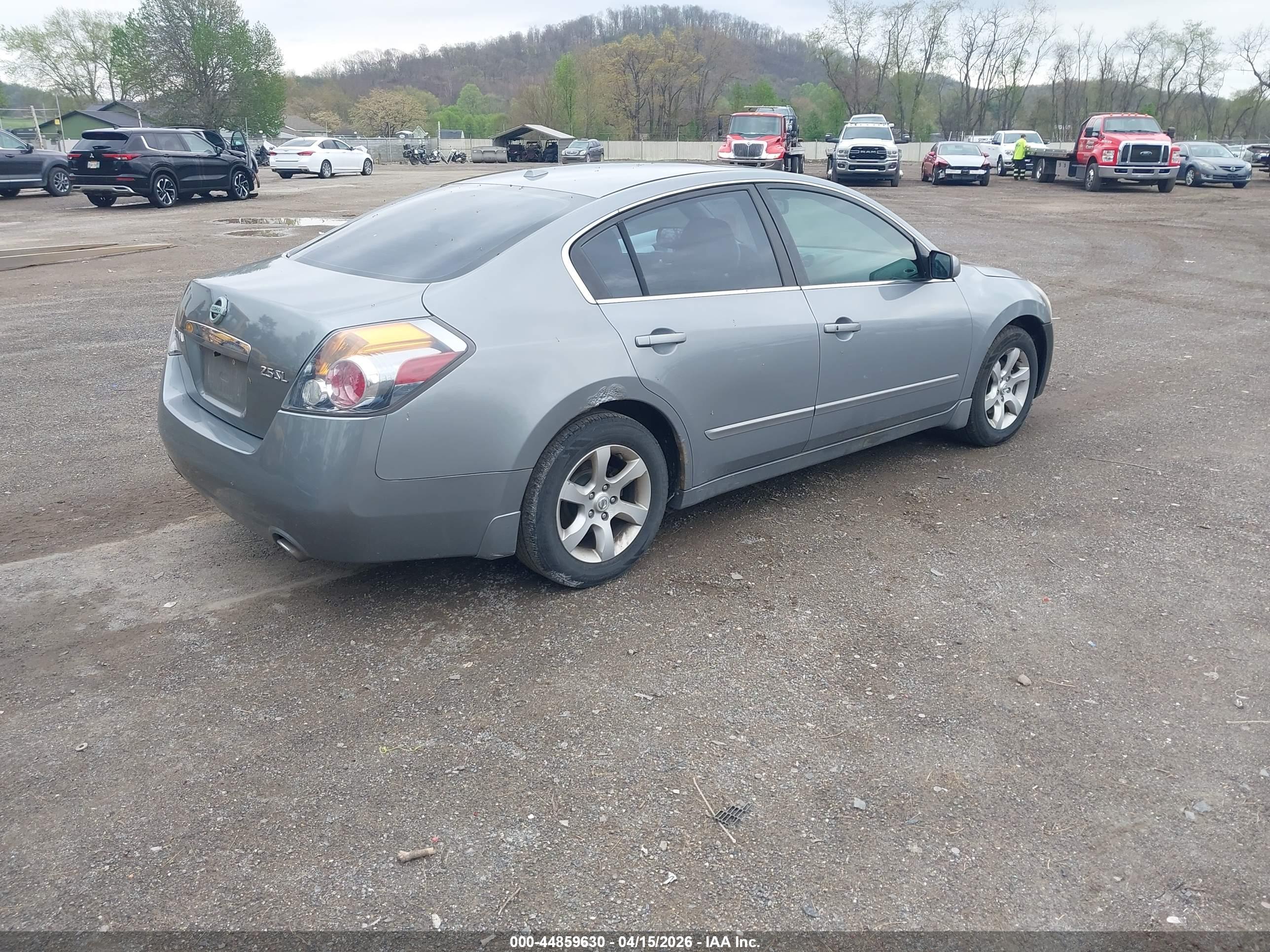 NISSAN ALTIMA image 4