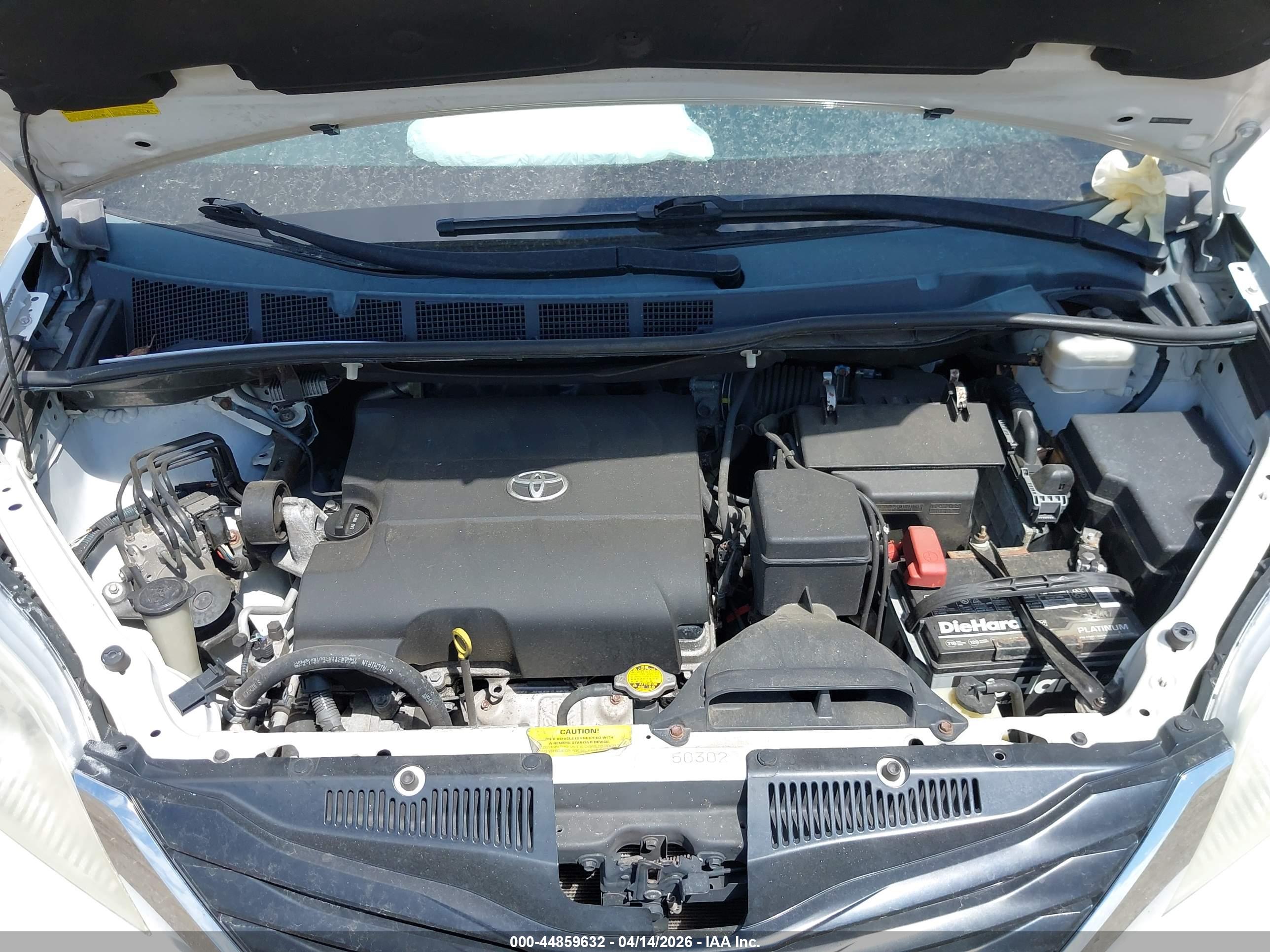 TOYOTA SIENNA image 10
