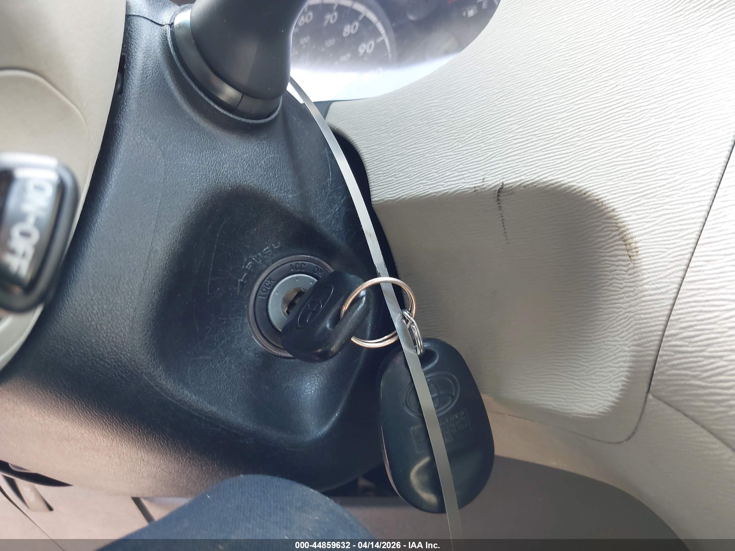 TOYOTA SIENNA image 11