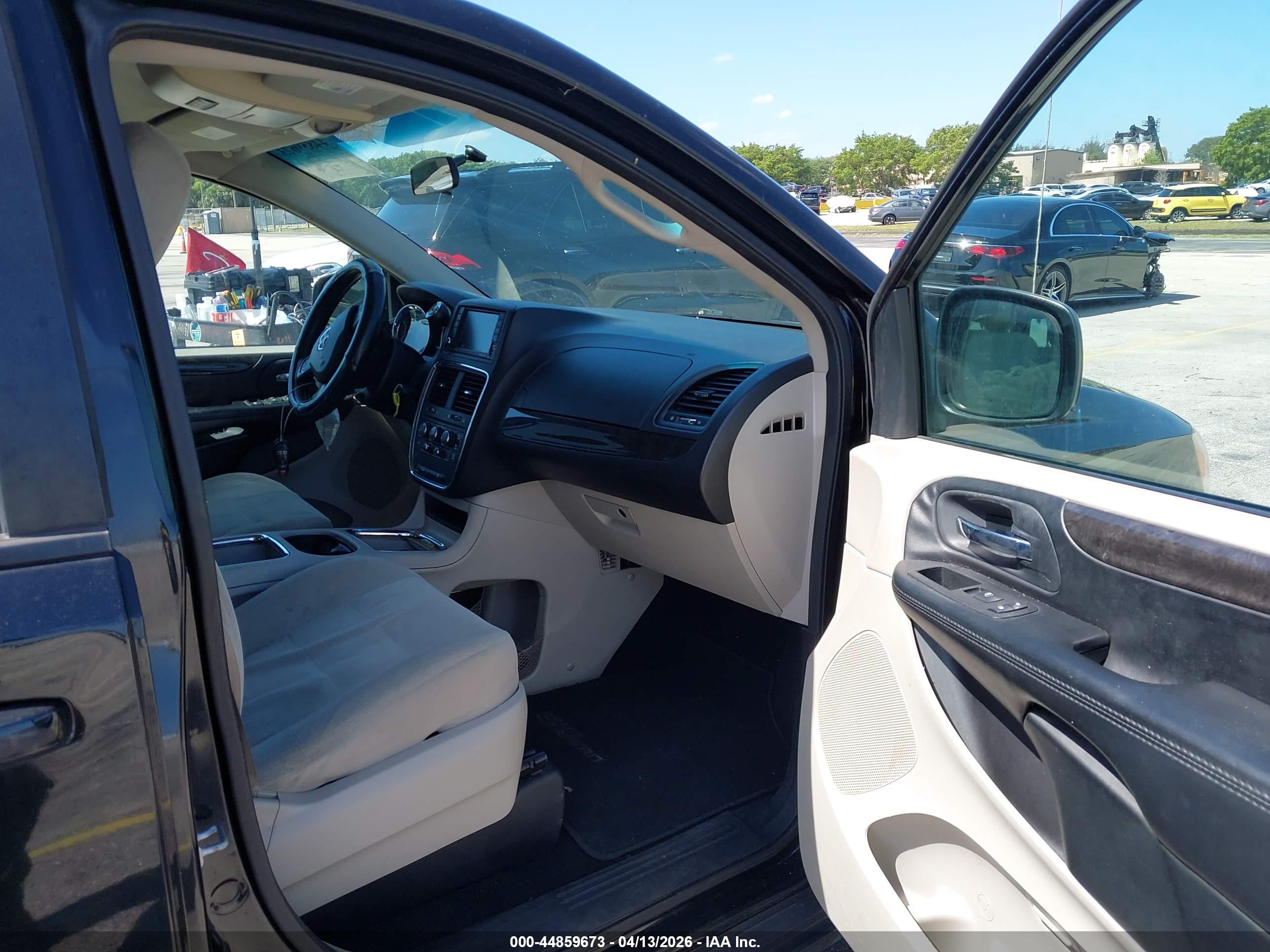 DODGE GRAND image 5