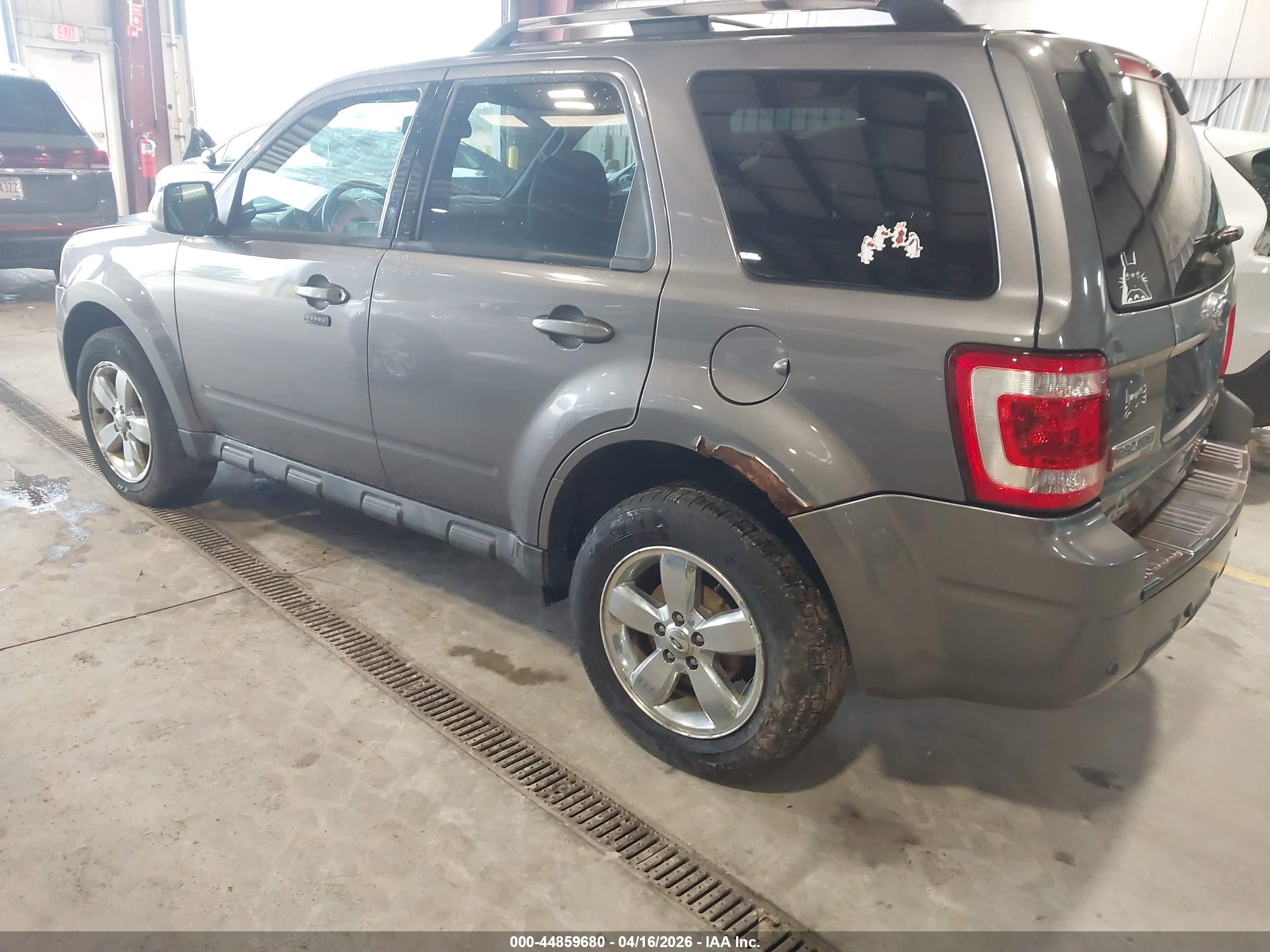 FORD ESCAPE image 3