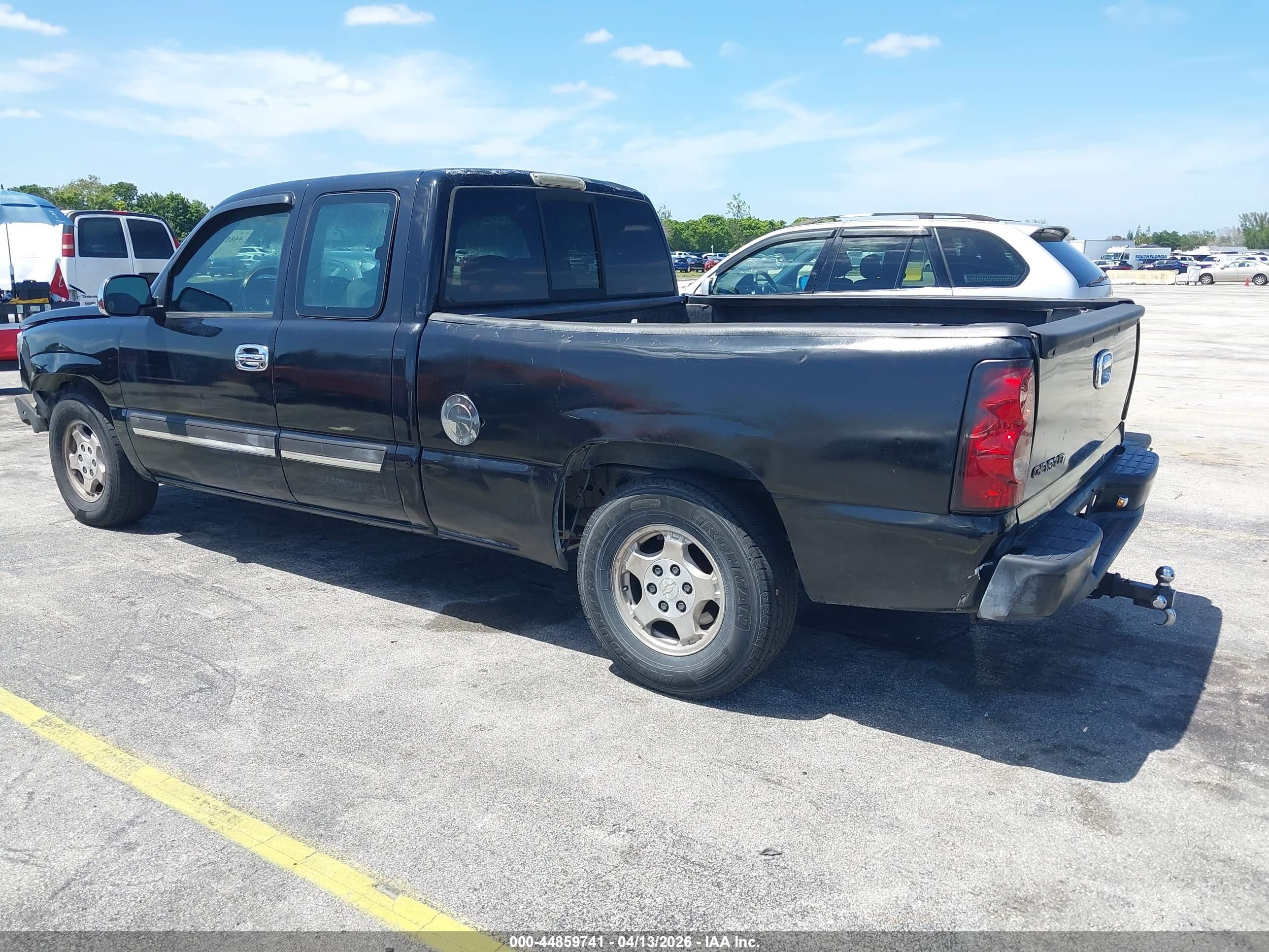 CHEVROLET SILVERADO image 3