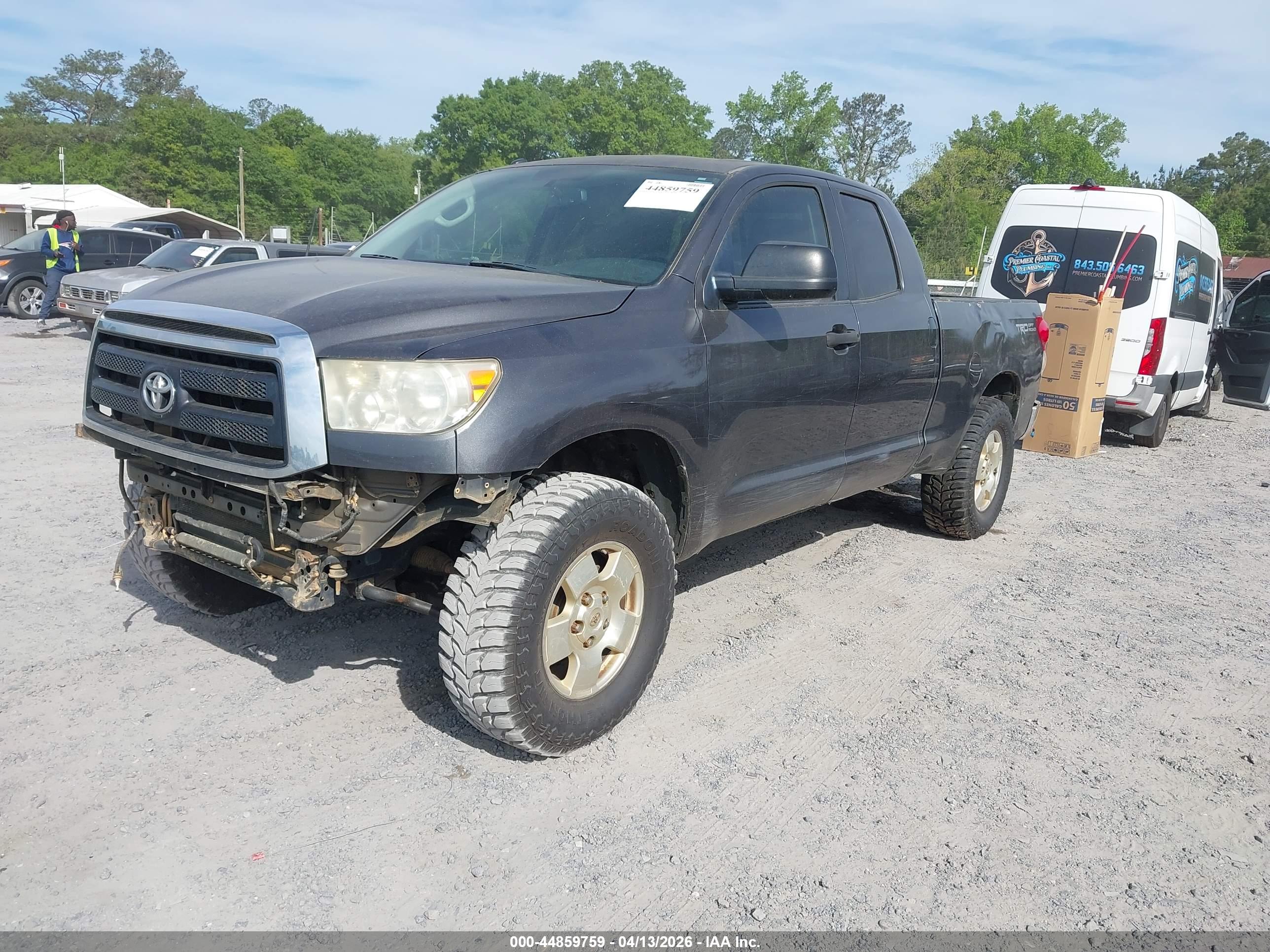 TOYOTA TUNDRA image 2