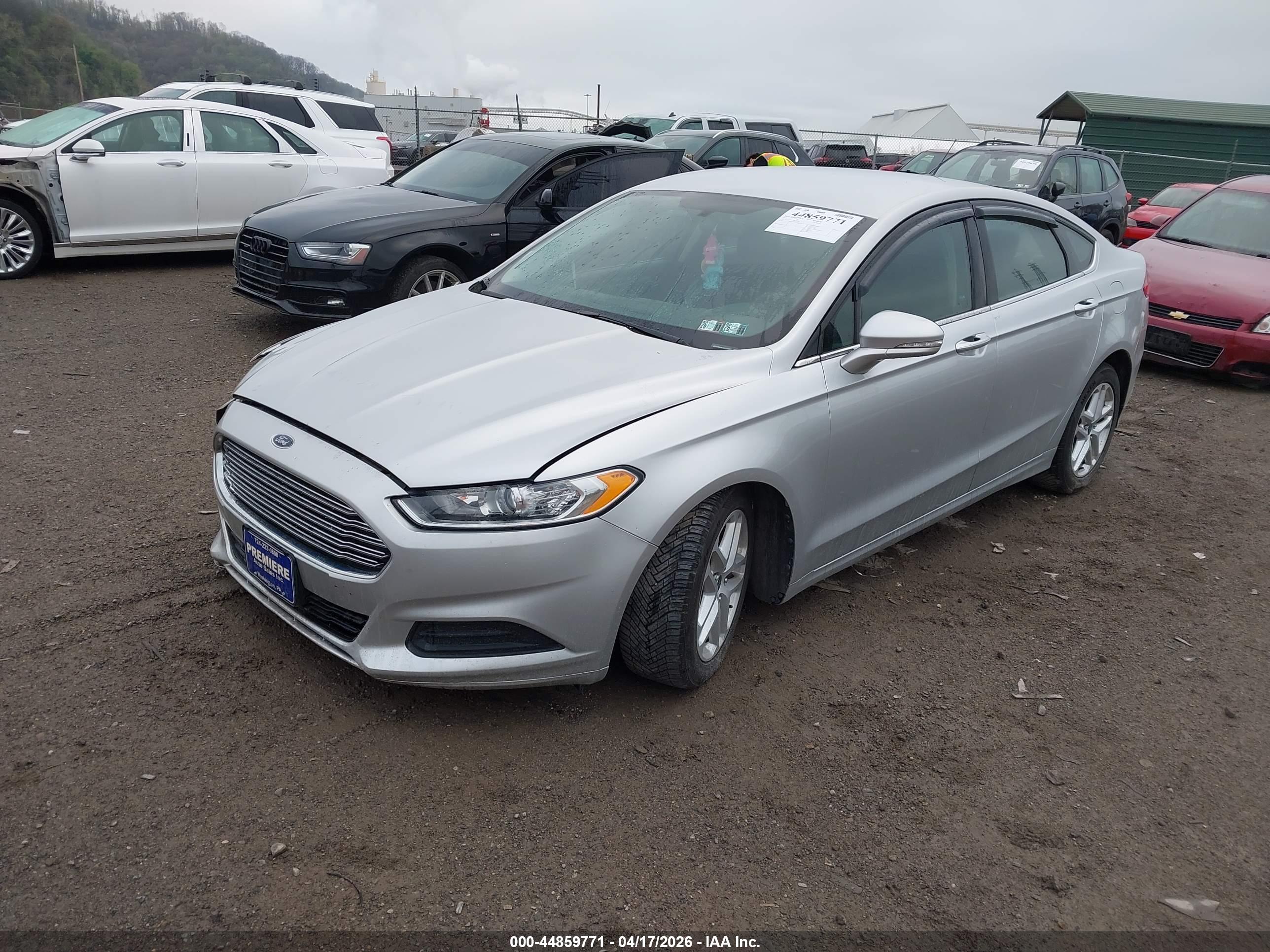 FORD FUSION image 2