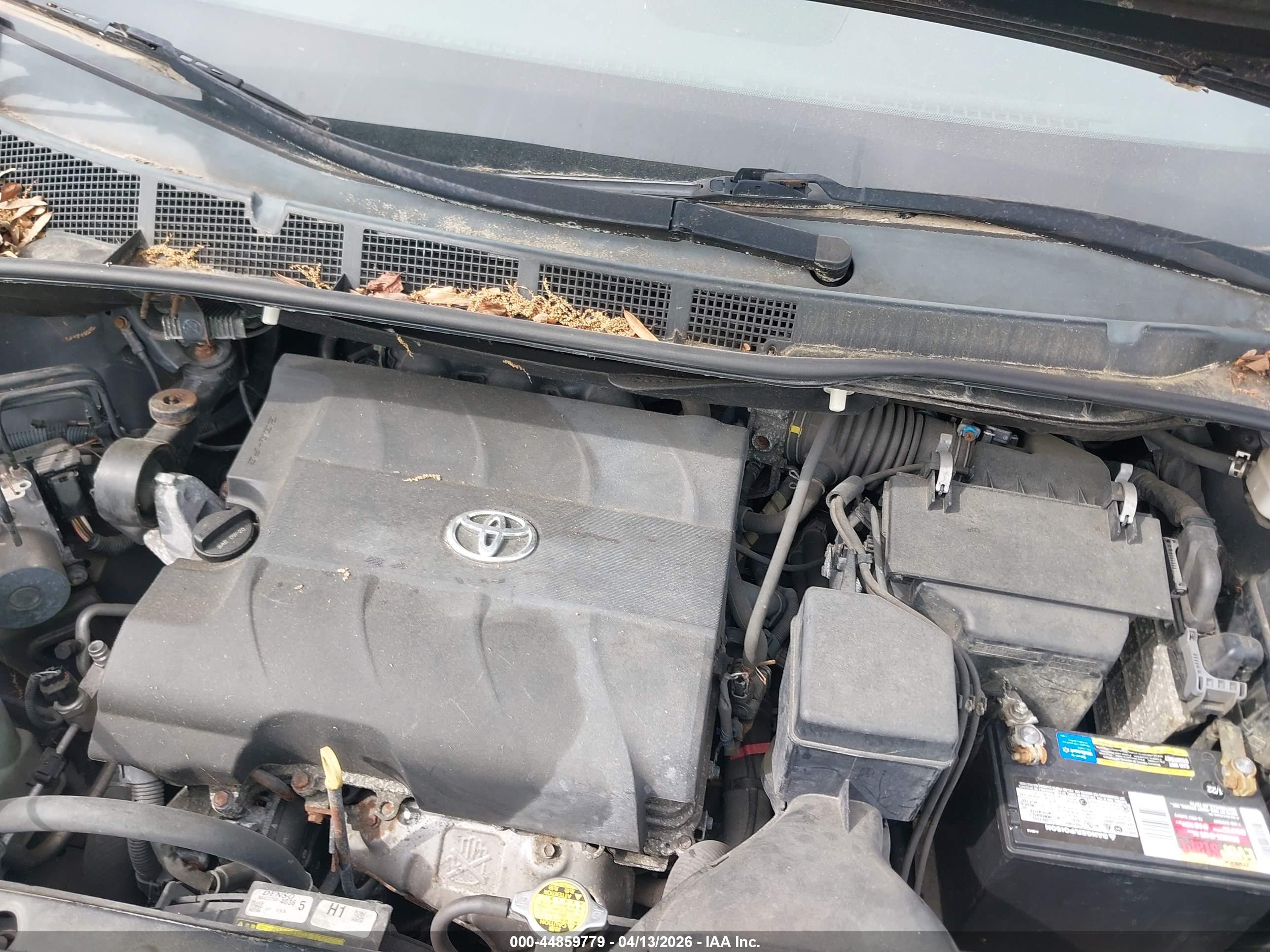 TOYOTA SIENNA image 10