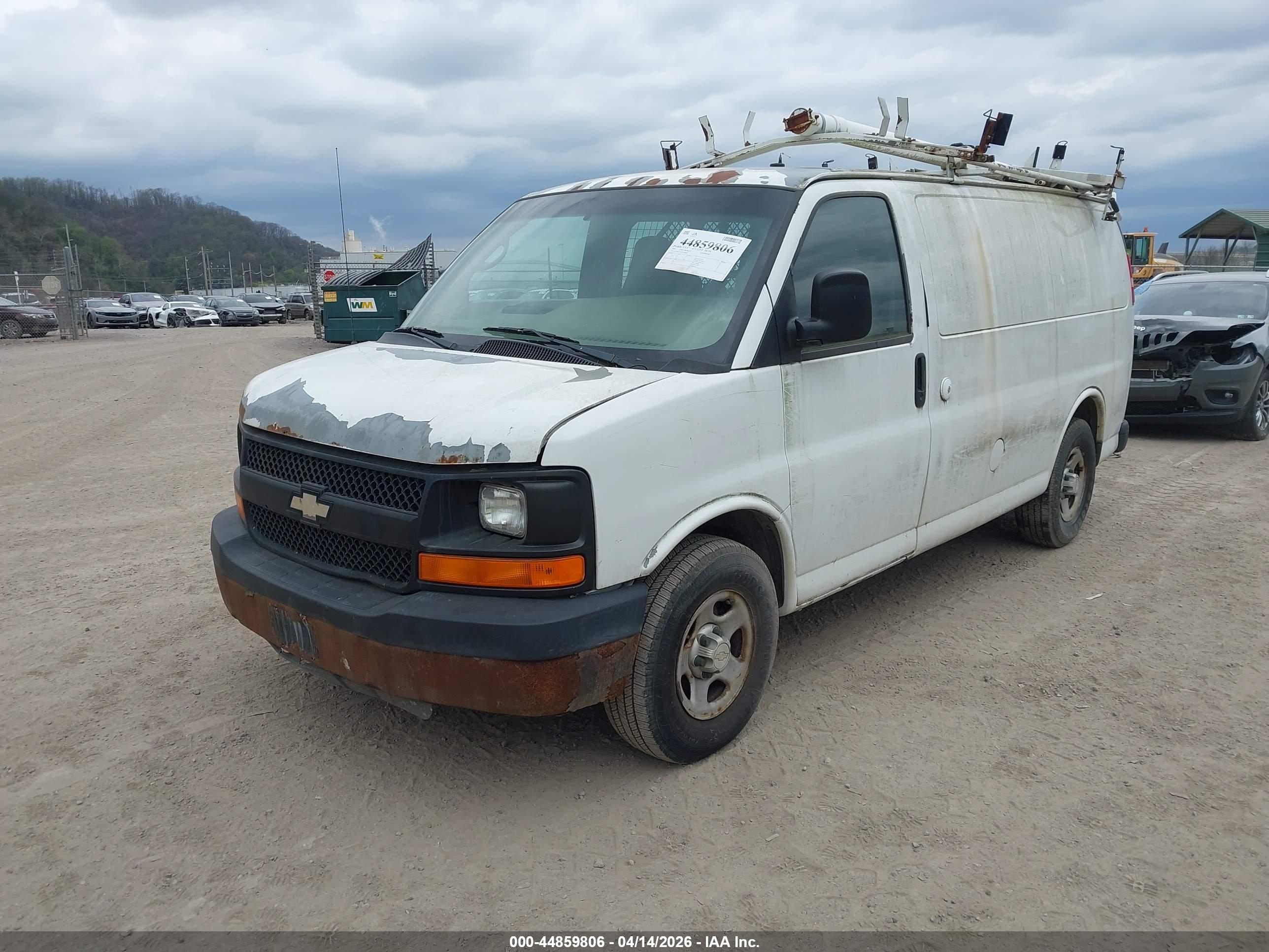 CHEVROLET EXPRESS image 2
