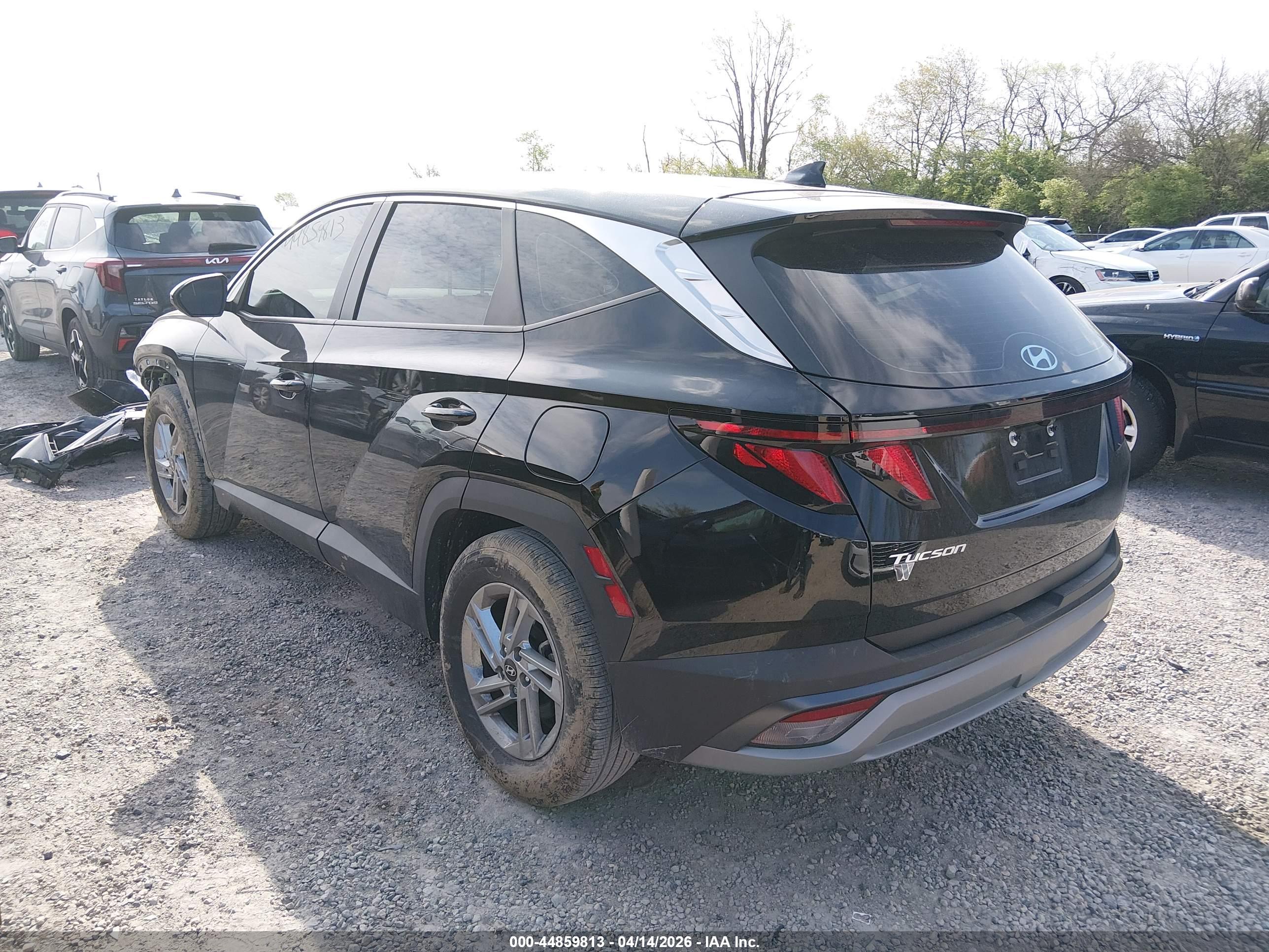 HYUNDAI TUCSON image 3