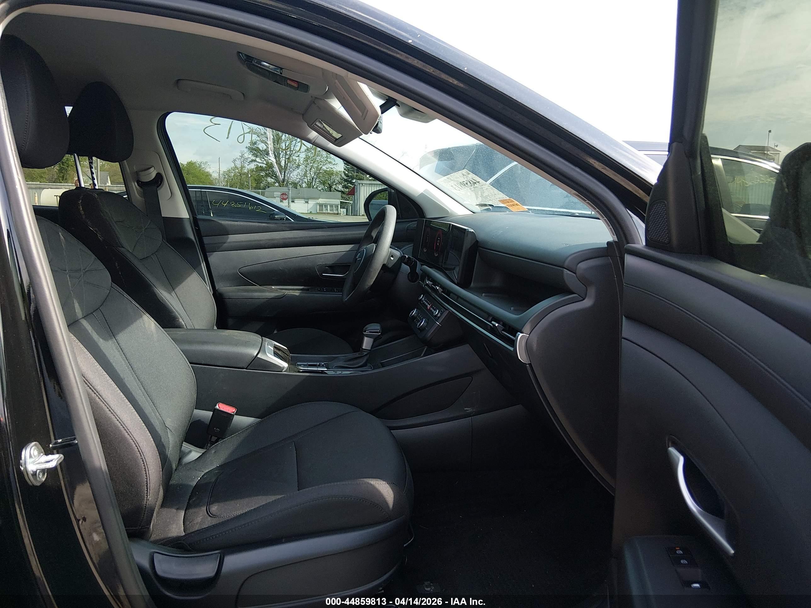 HYUNDAI TUCSON image 5