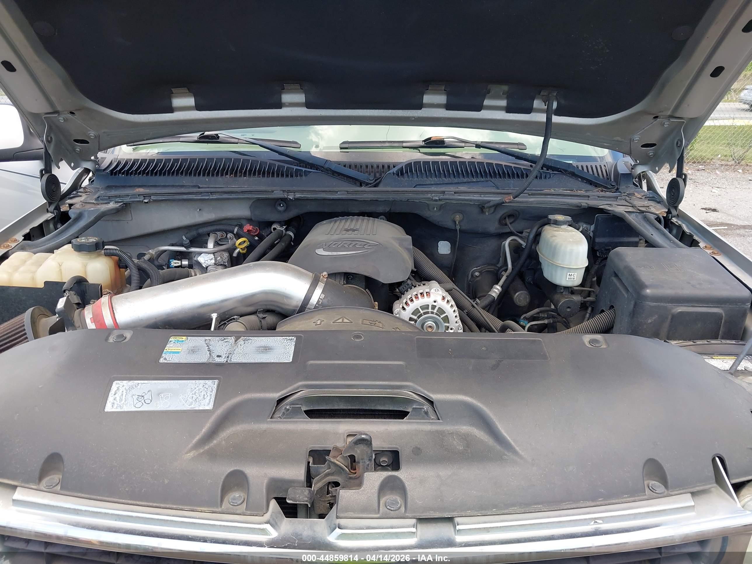 CHEVROLET TAHOE image 10