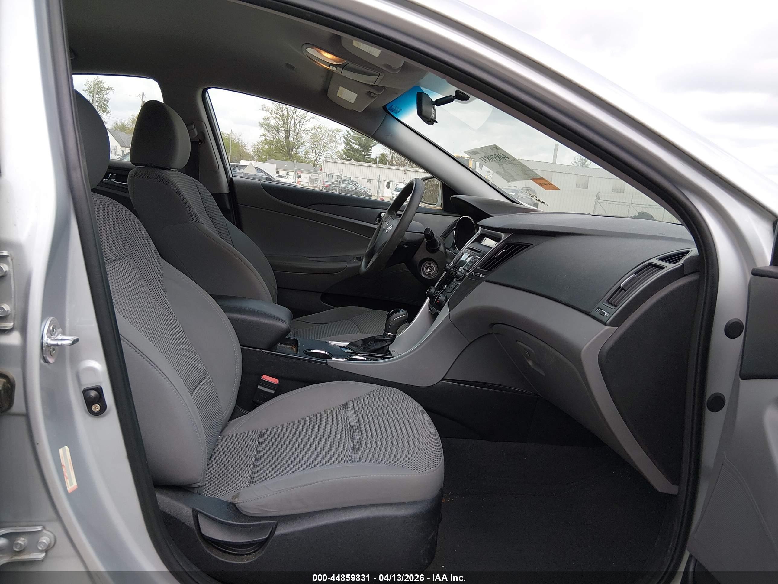 HYUNDAI SONATA image 5