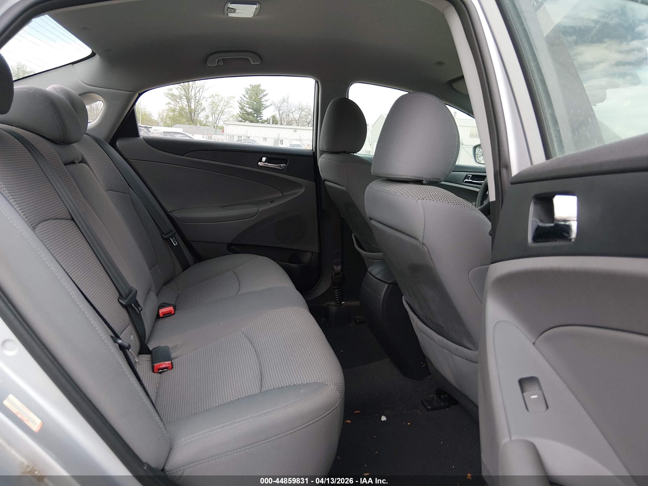 HYUNDAI SONATA image 8