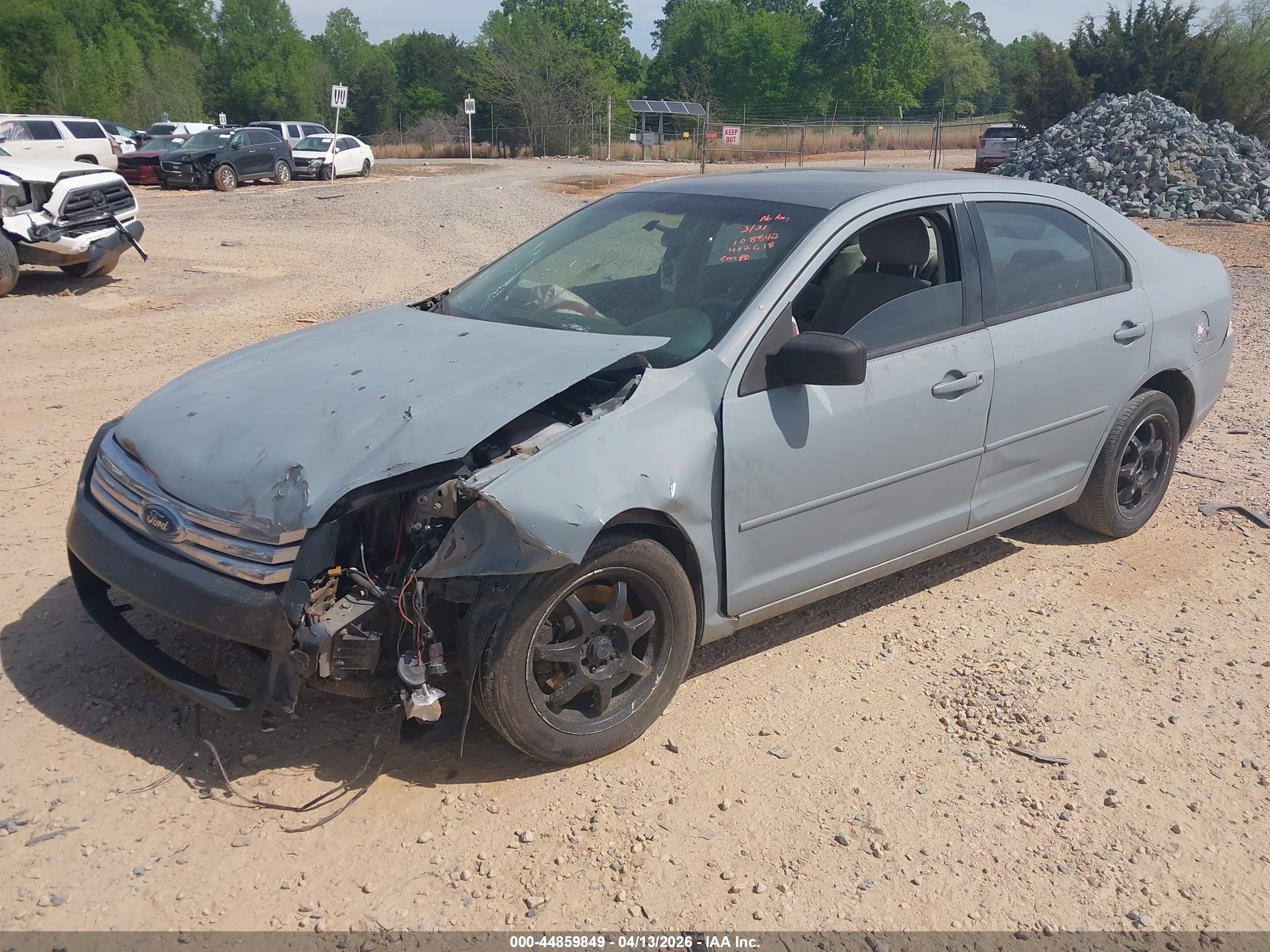 FORD FUSION image 2