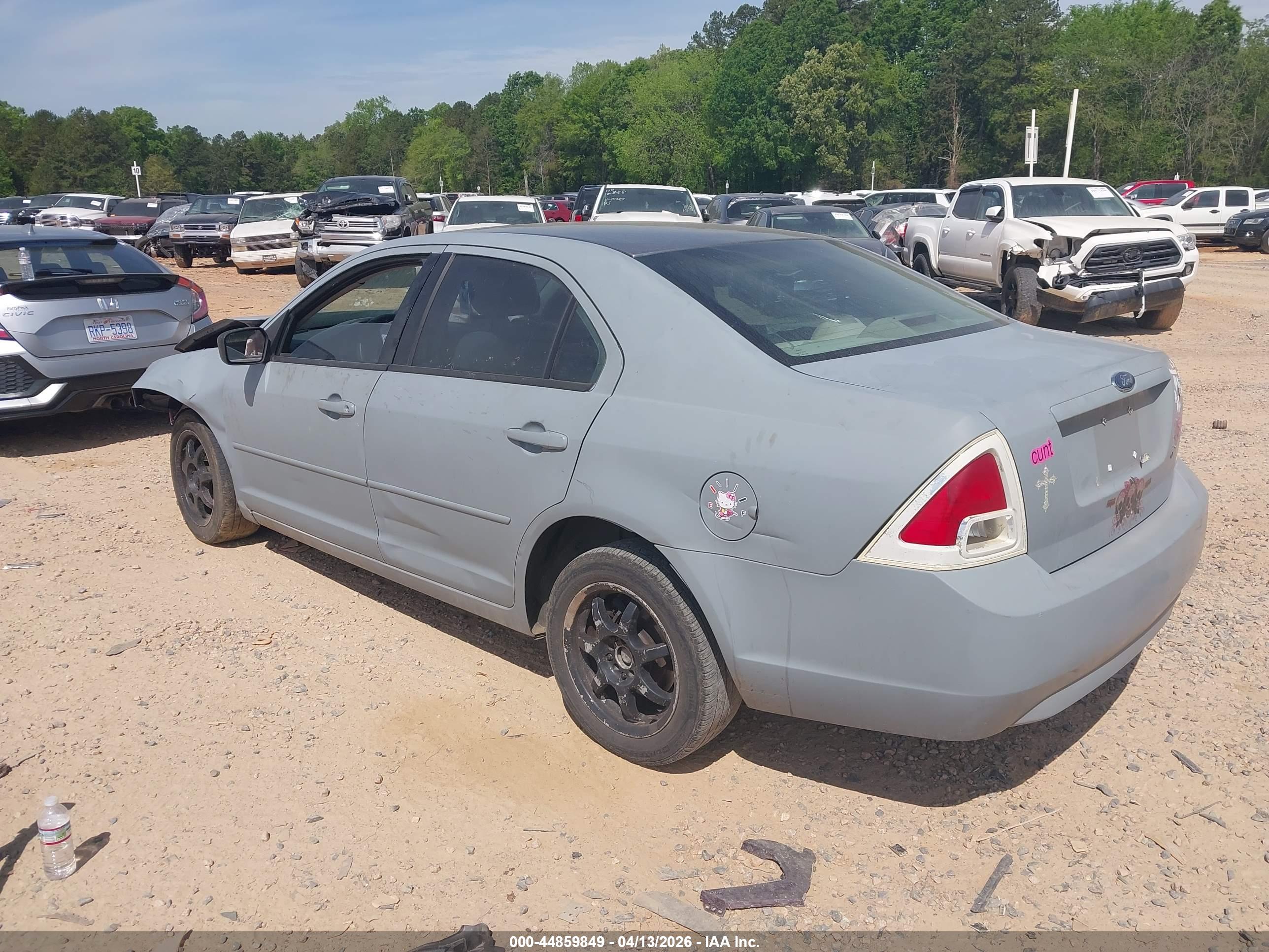 FORD FUSION image 3