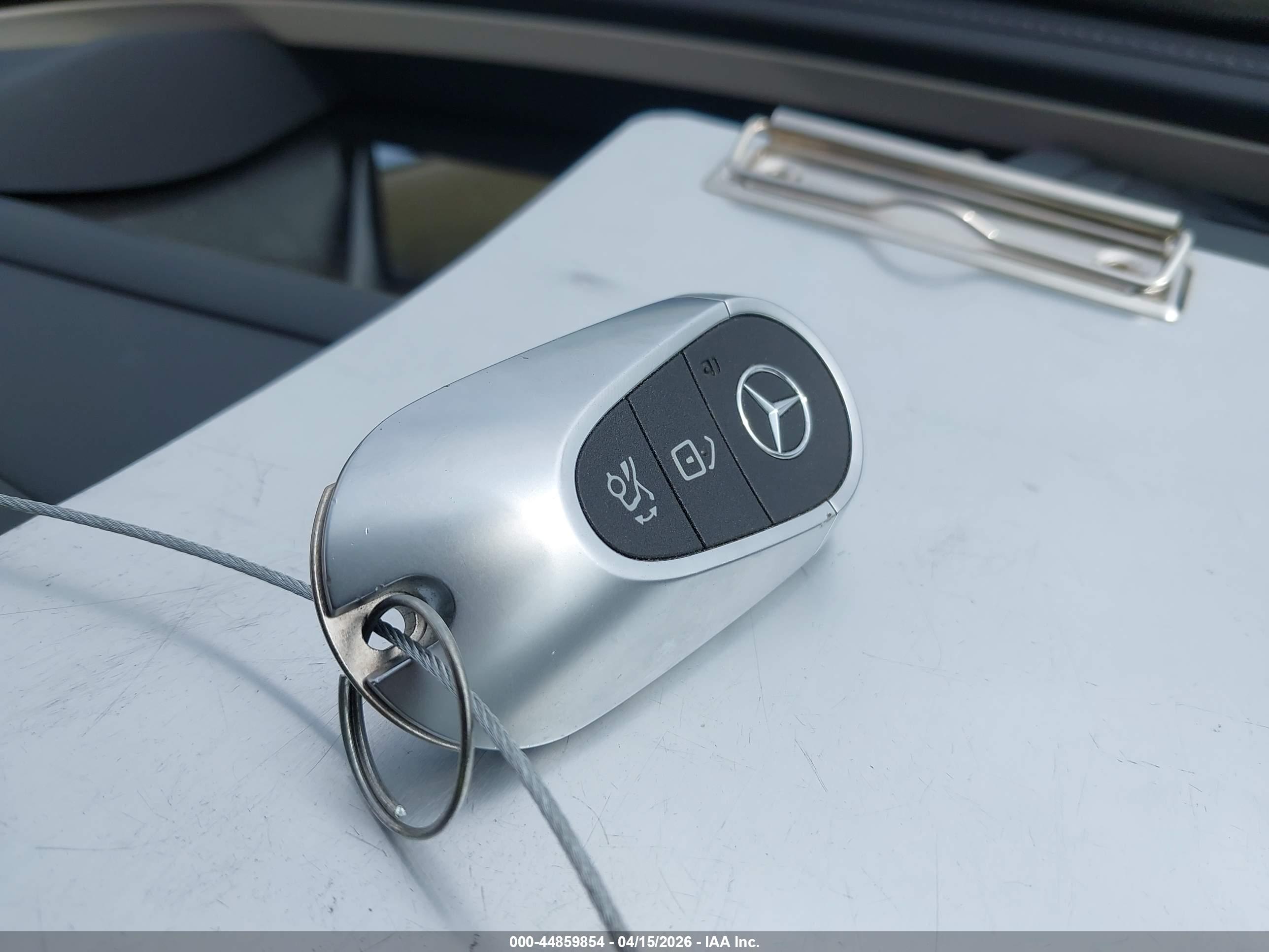 MERCEDES-BENZ E image 11
