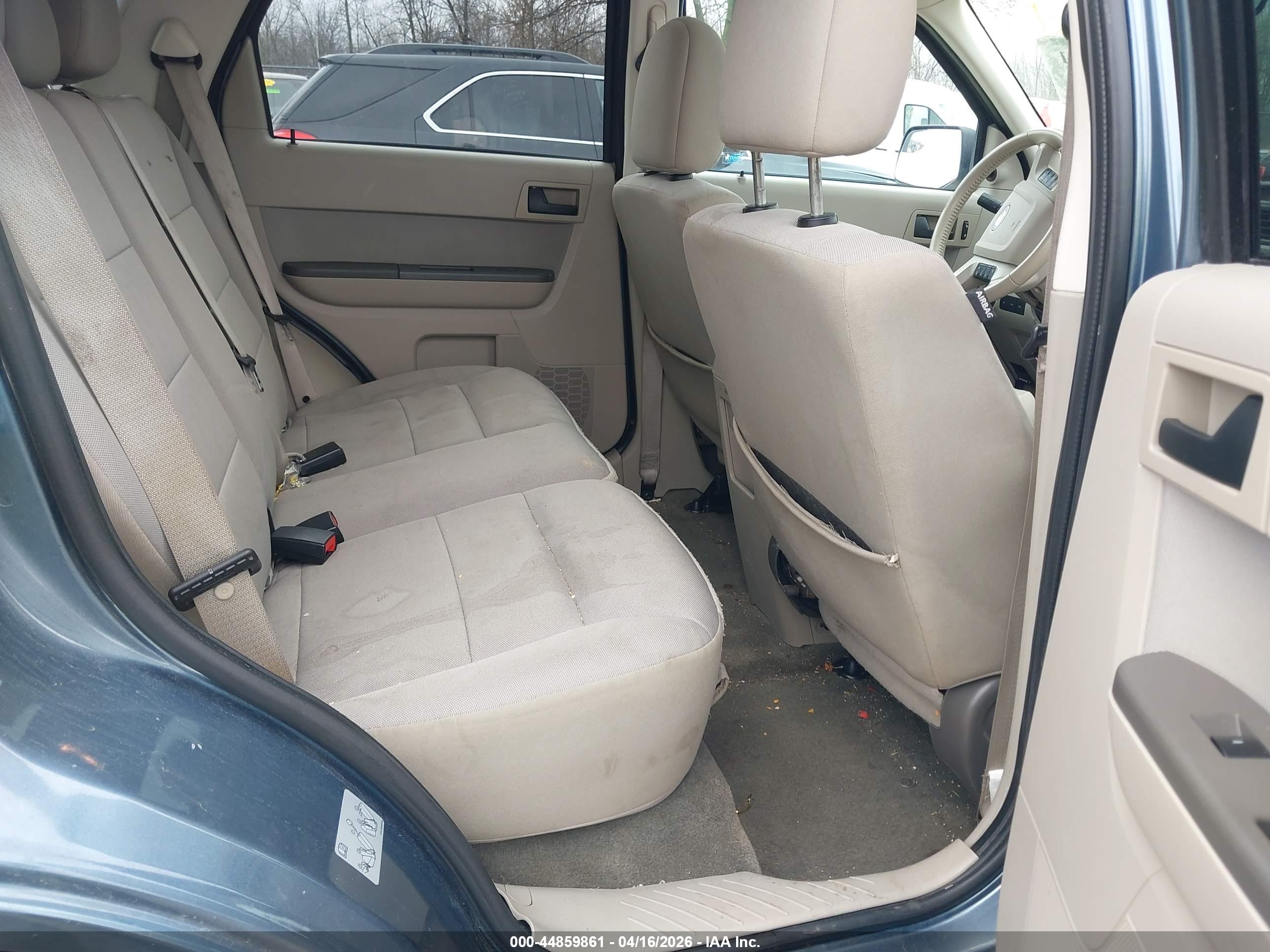 FORD ESCAPE image 8