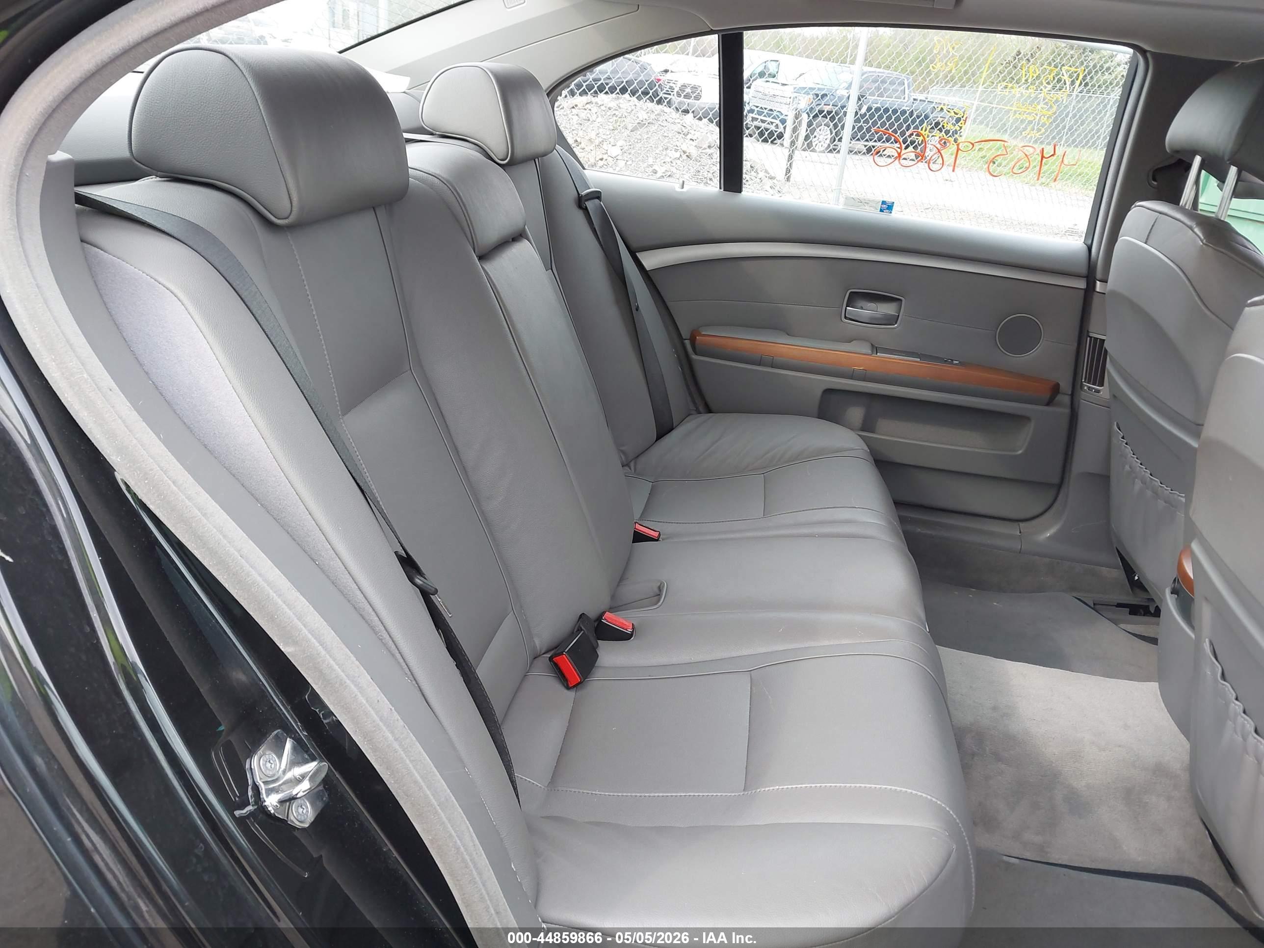 BMW 750LI image 8