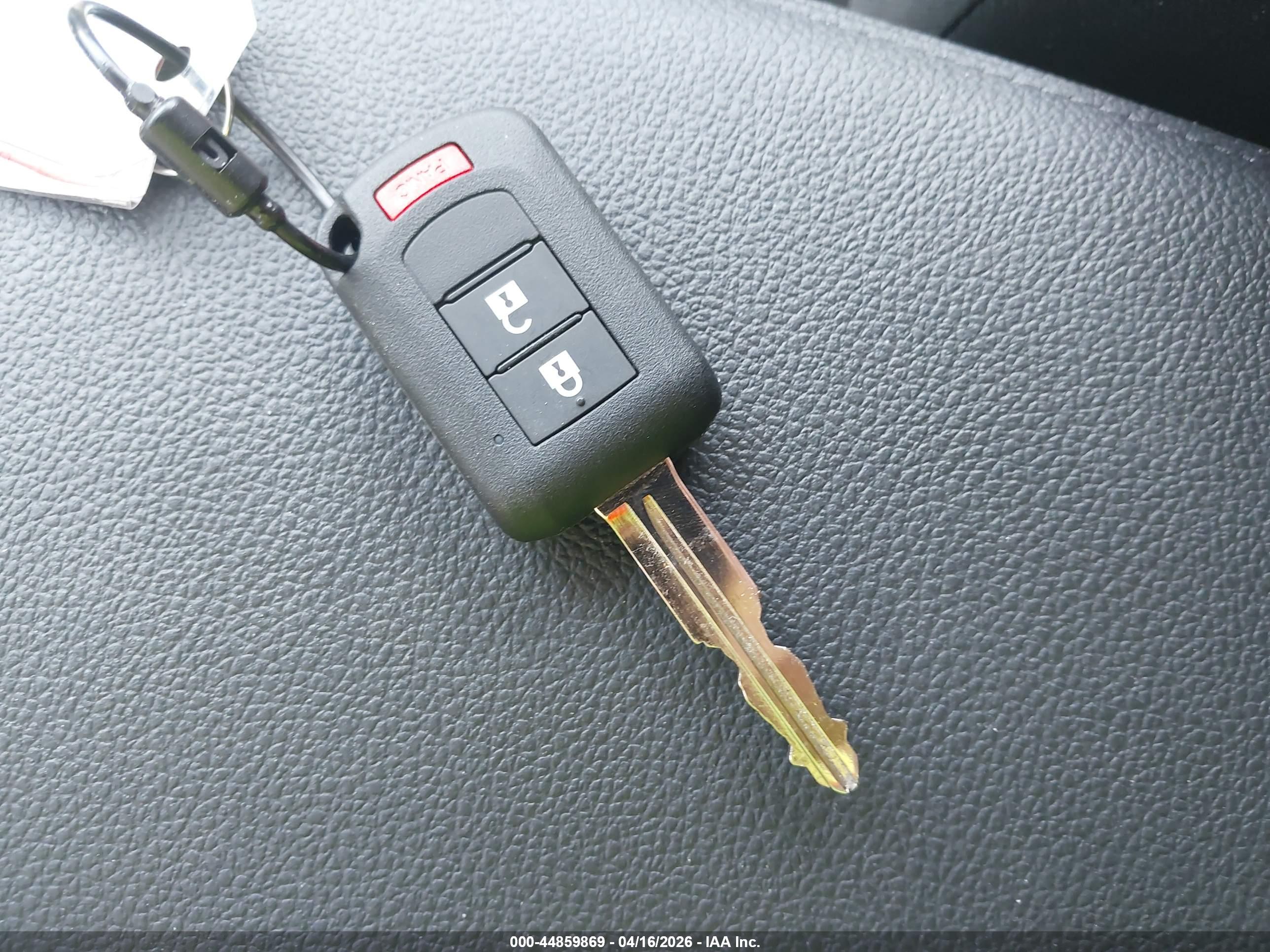 MITSUBISHI OUTLANDER image 11
