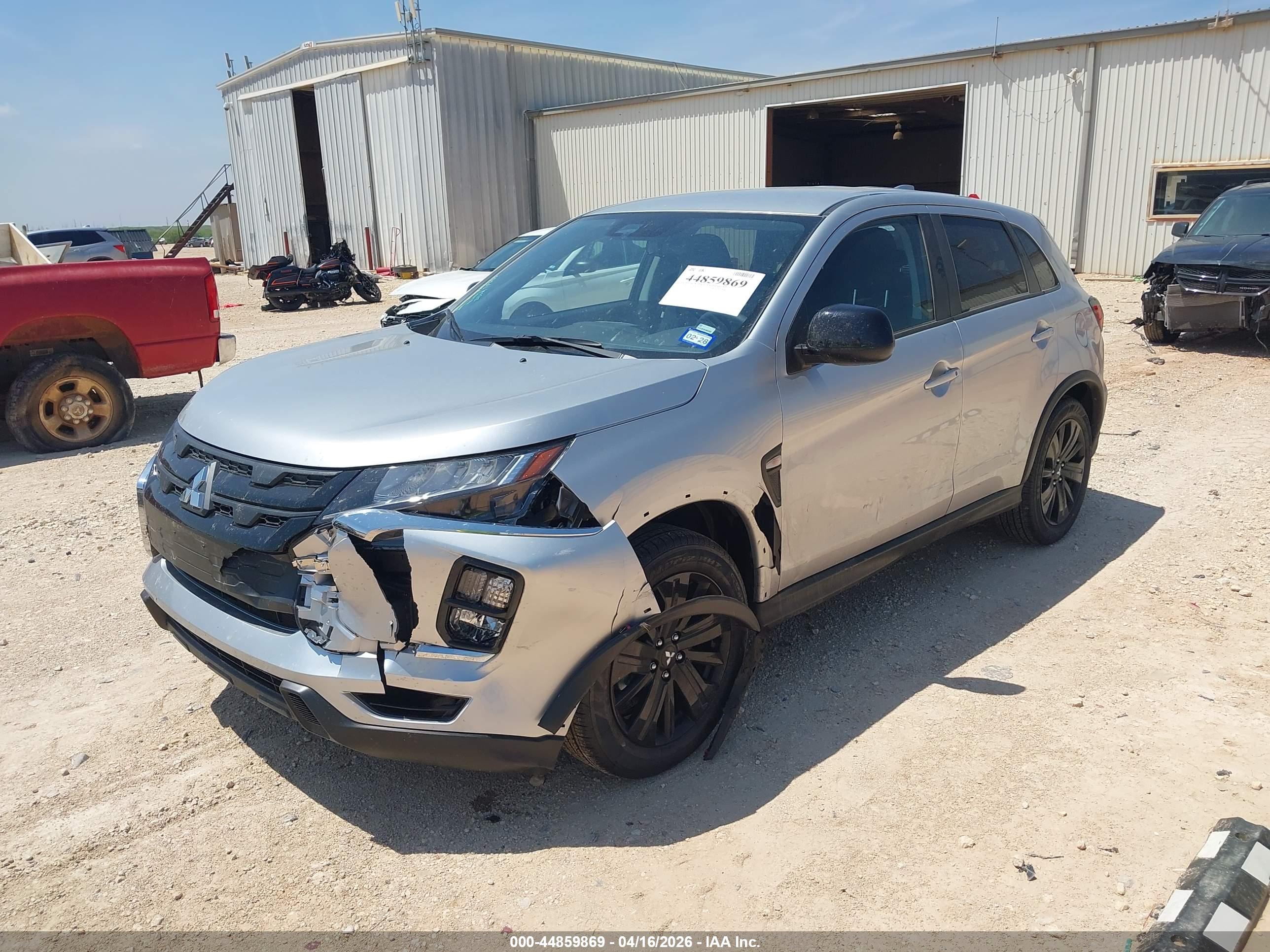 MITSUBISHI OUTLANDER image 2