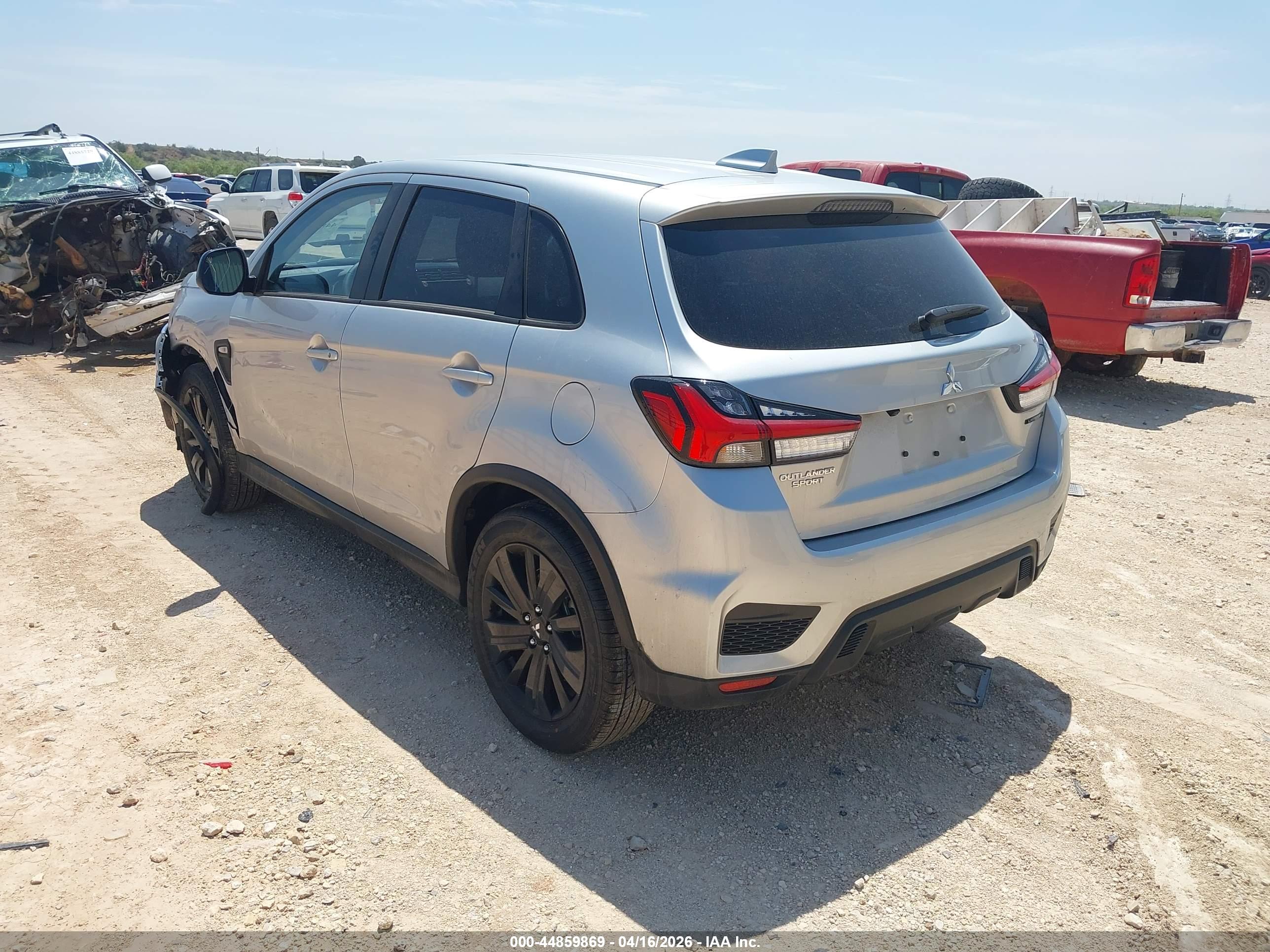 MITSUBISHI OUTLANDER image 3