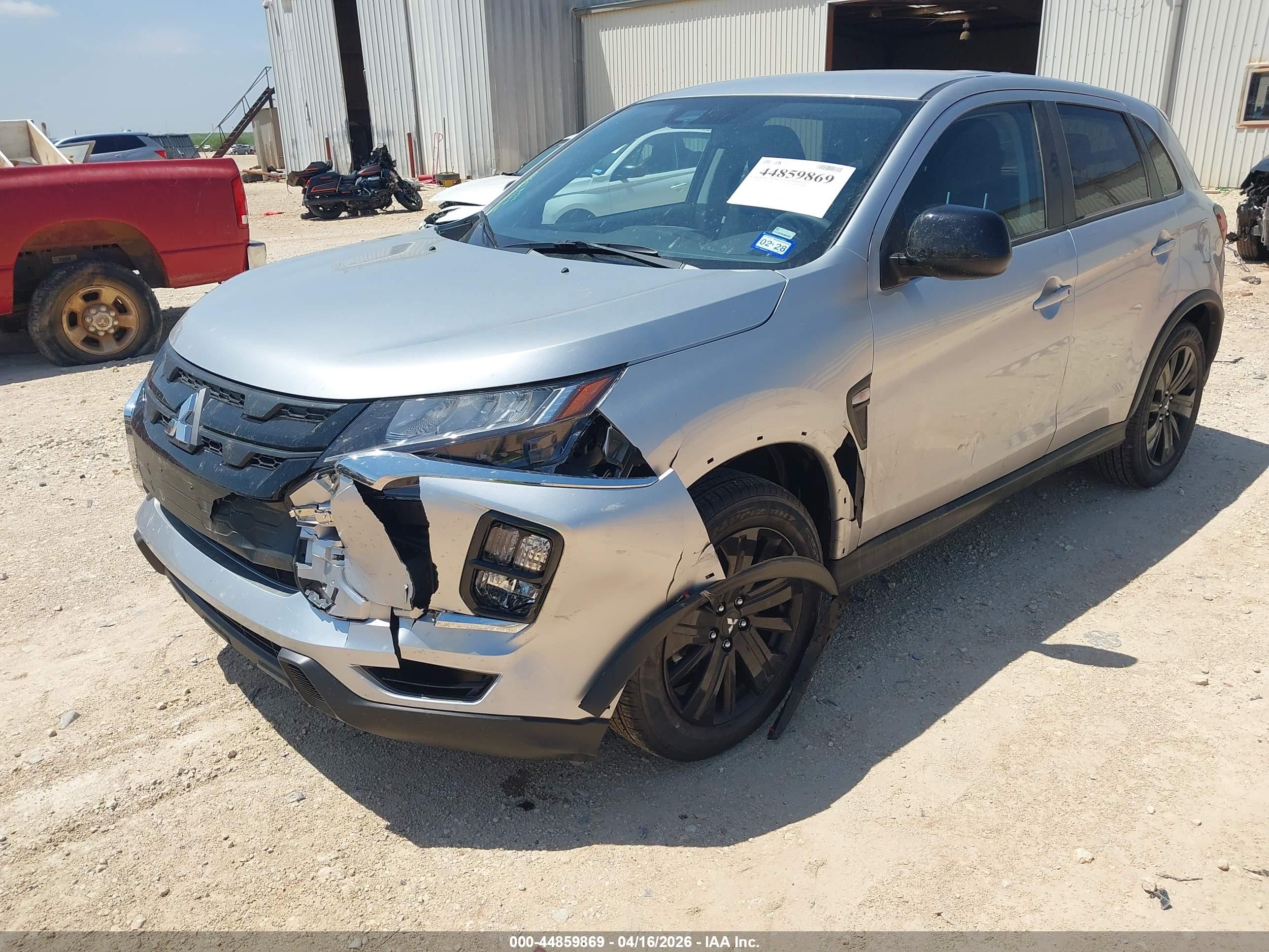 MITSUBISHI OUTLANDER image 6