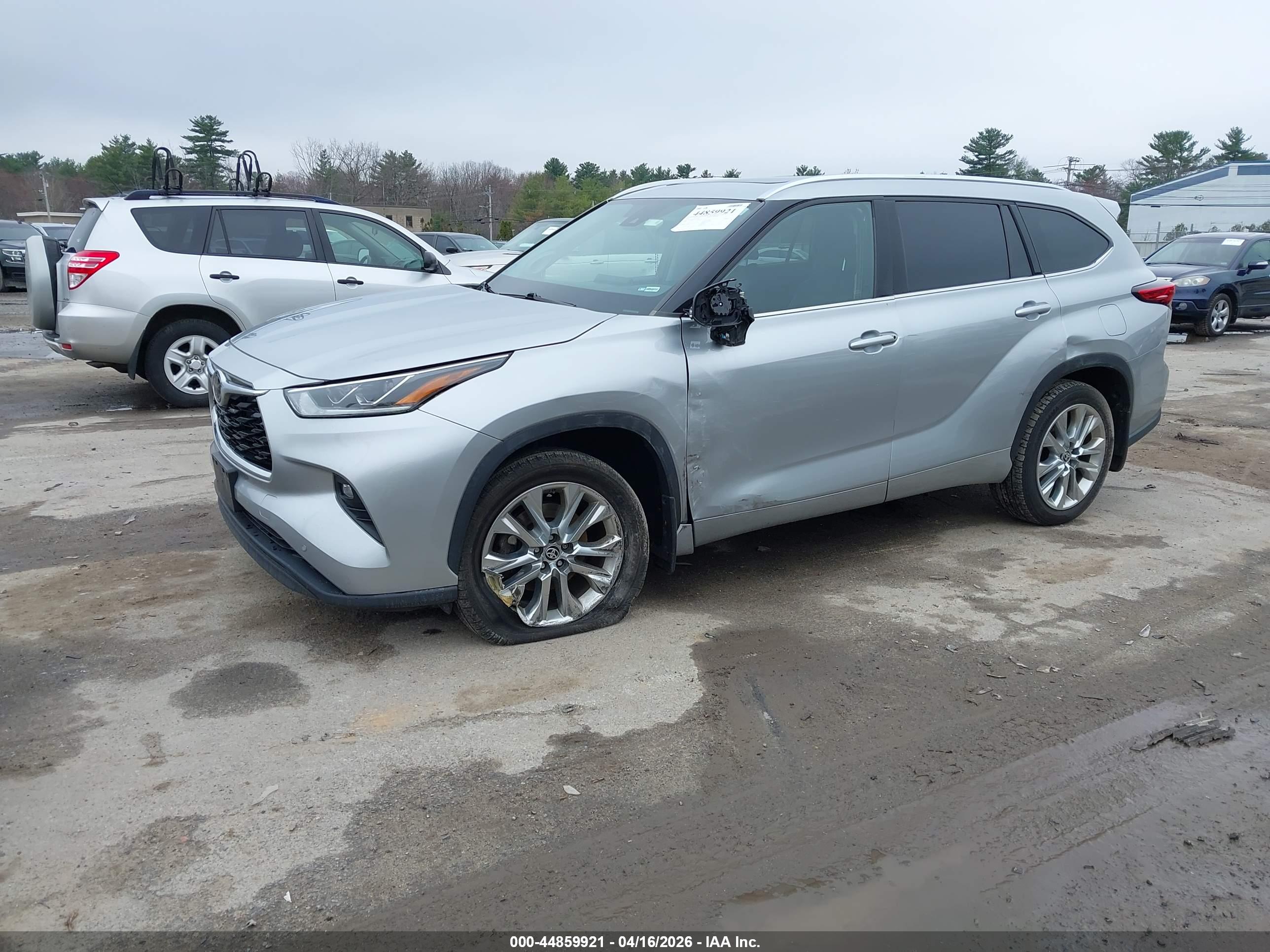 TOYOTA HIGHLANDER image 2